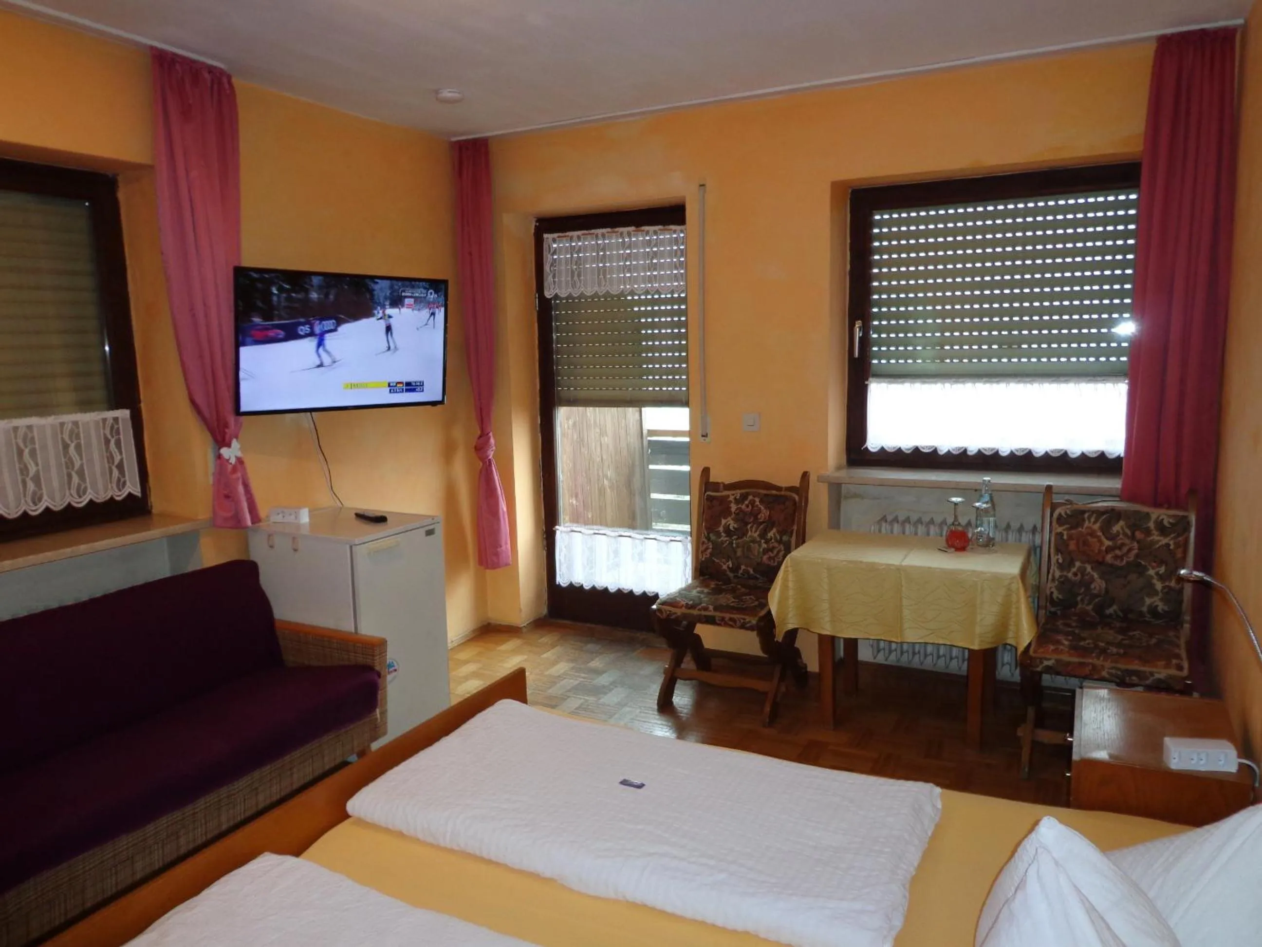 Photo of the whole room, Bed in Pension Schamberger