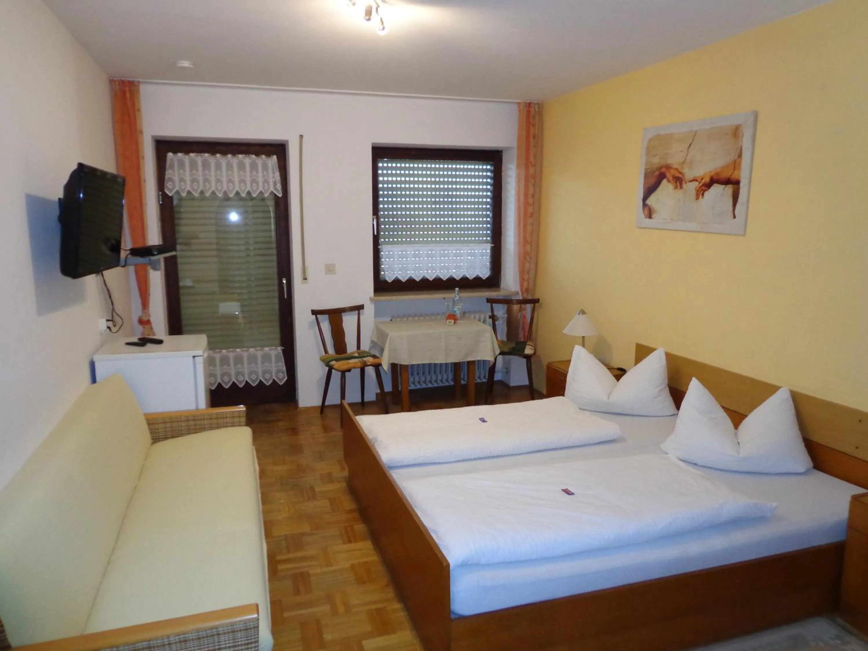 Photo of the whole room, Bed in Pension Schamberger