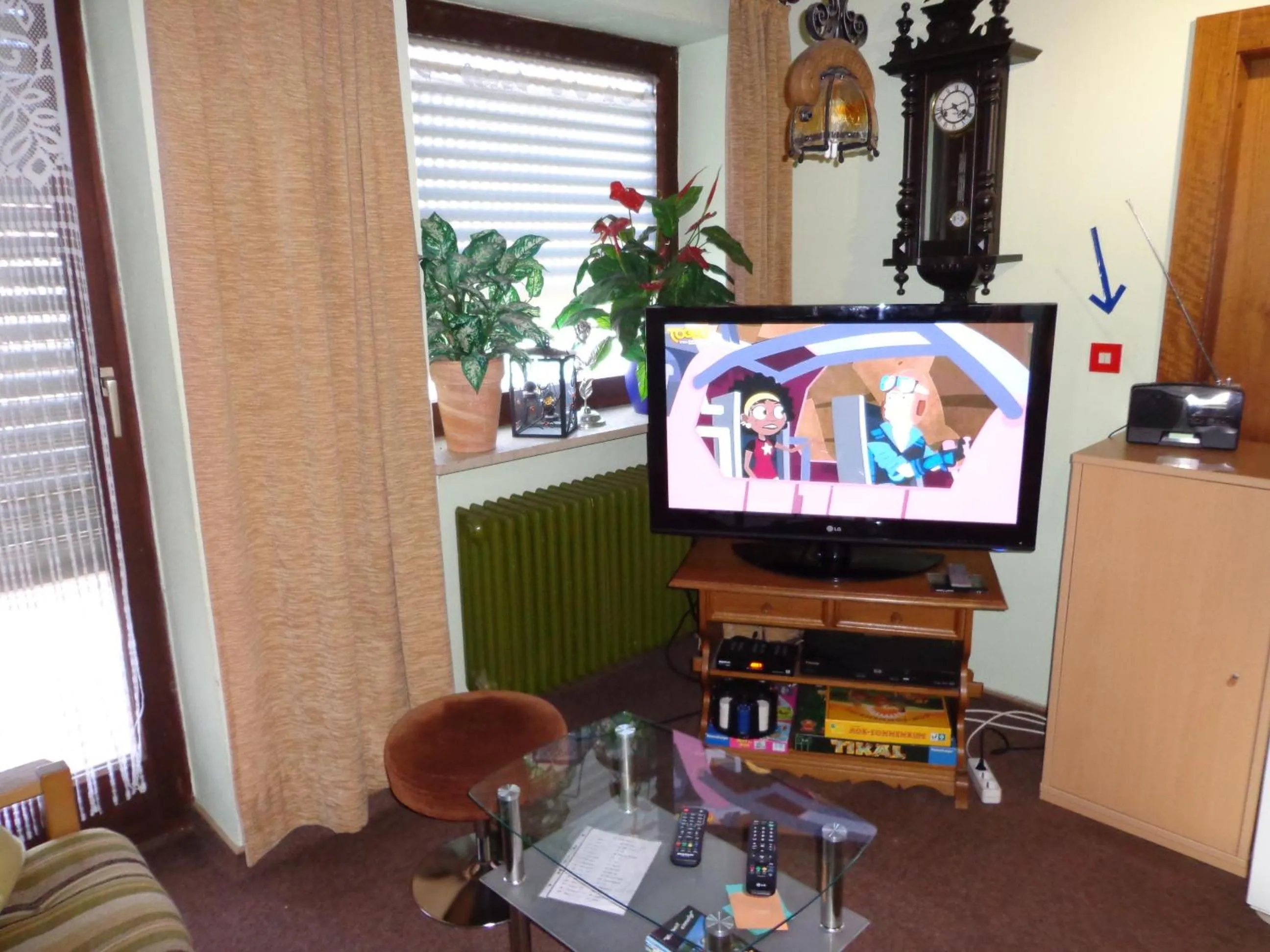 Communal lounge/ TV room in Pension Schamberger