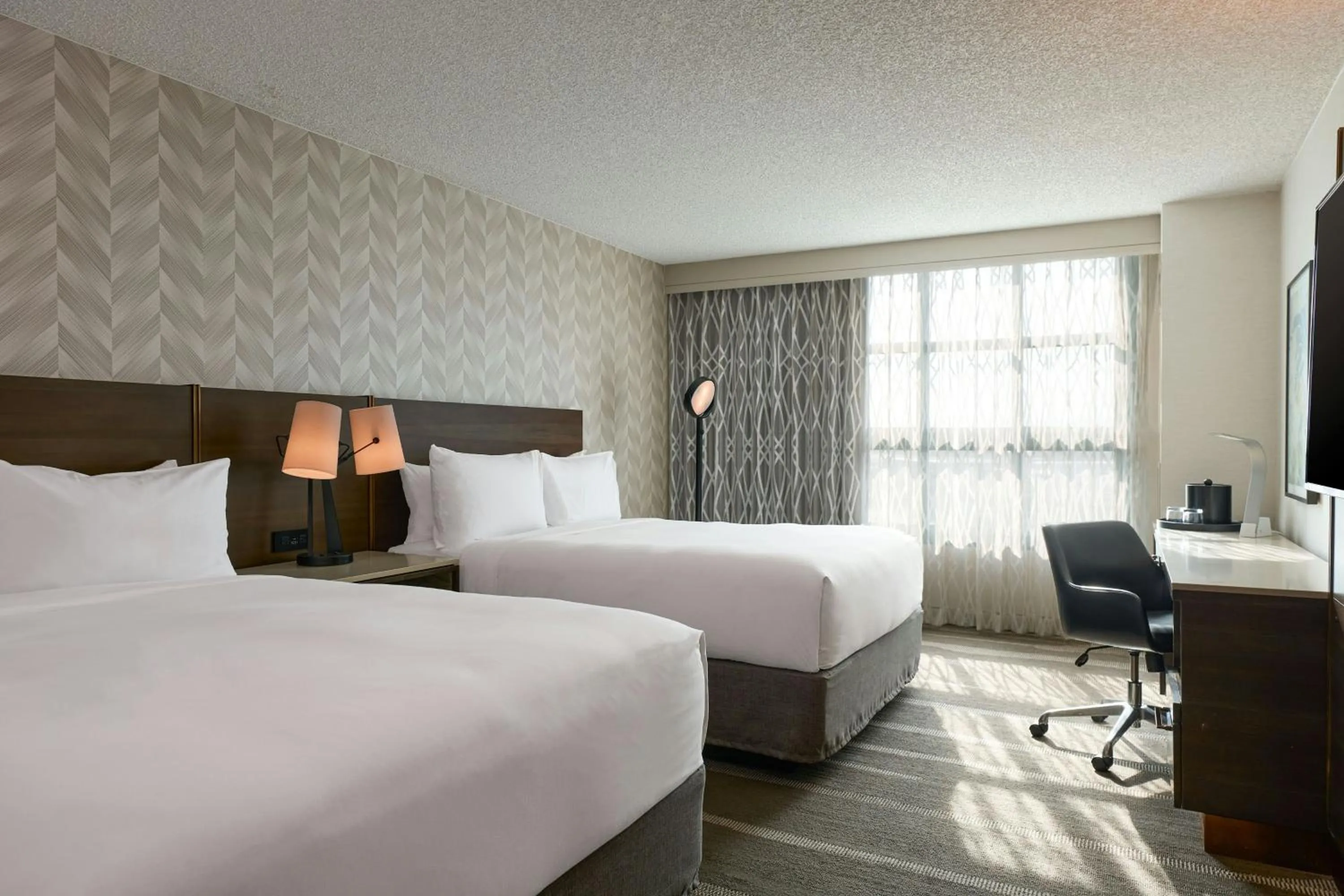 Photo of the whole room, Bed in Renaissance Los Angeles Airport Hotel