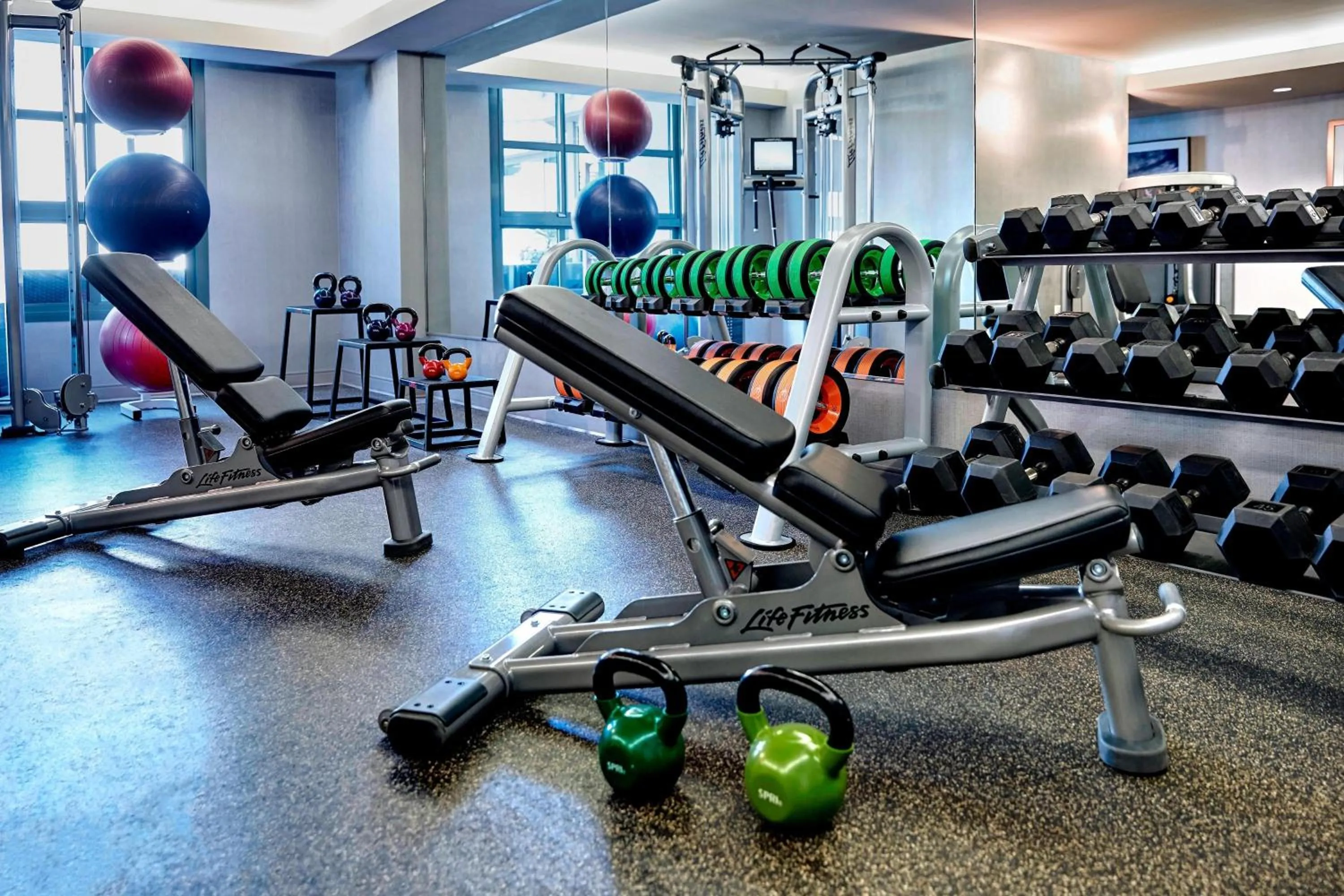 Fitness centre/facilities in Renaissance Los Angeles Airport Hotel