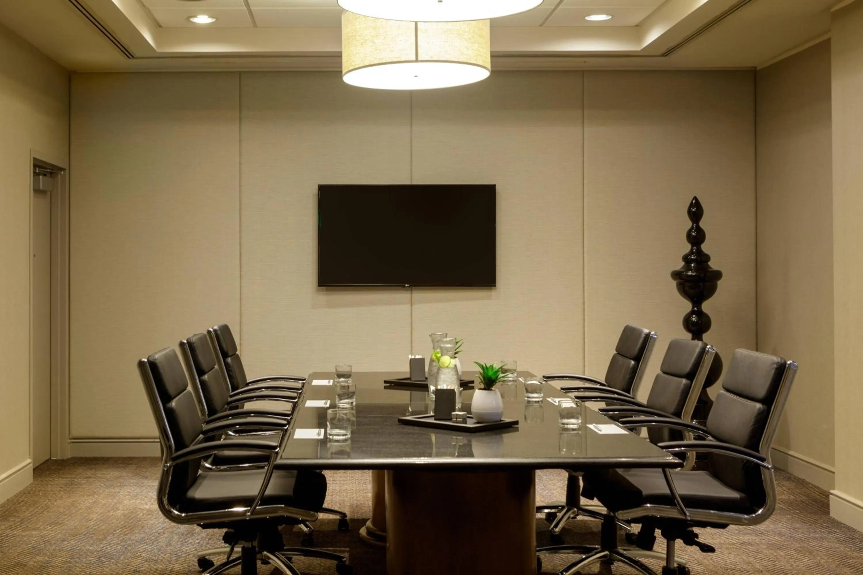 Meeting/conference room in Renaissance Los Angeles Airport Hotel