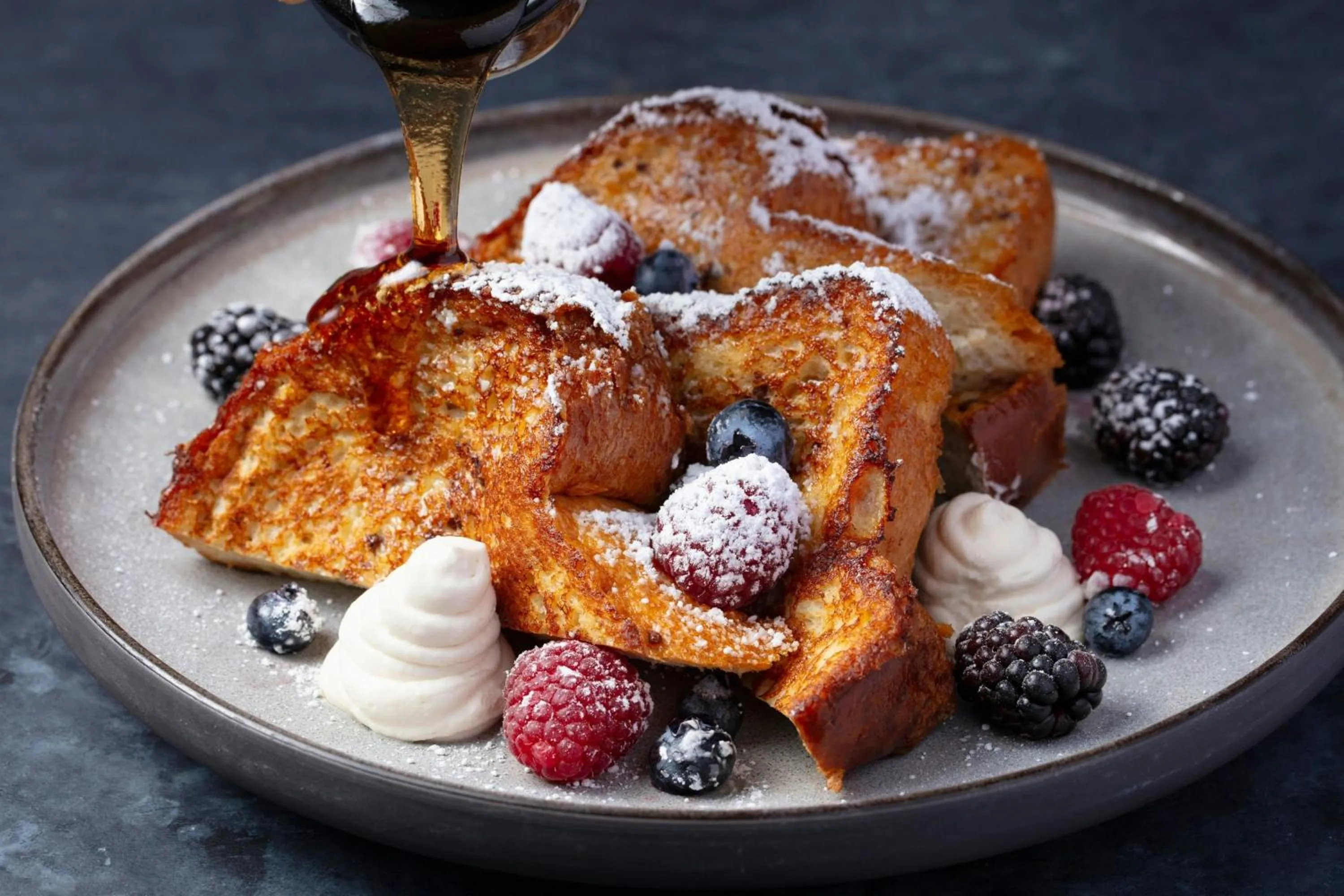 Restaurant/places to eat in Renaissance Los Angeles Airport Hotel