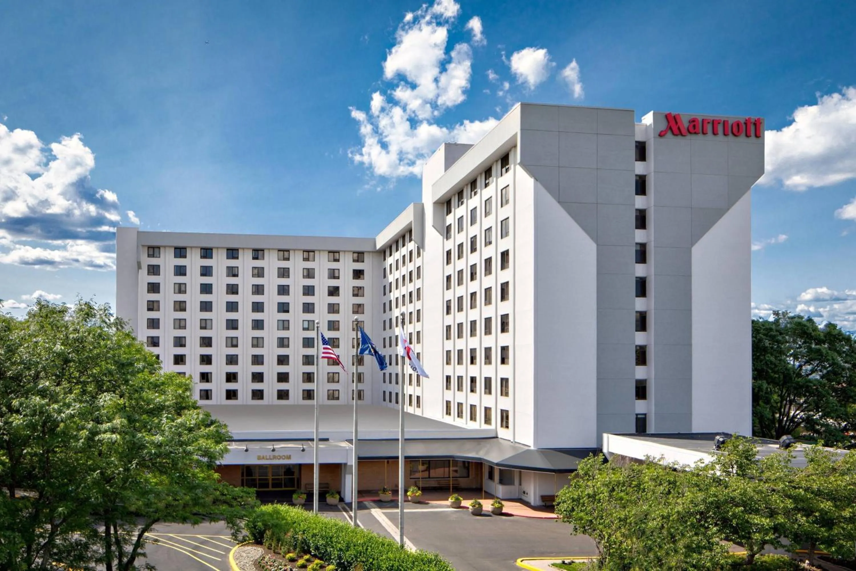 Property building in New York LaGuardia Airport Marriott