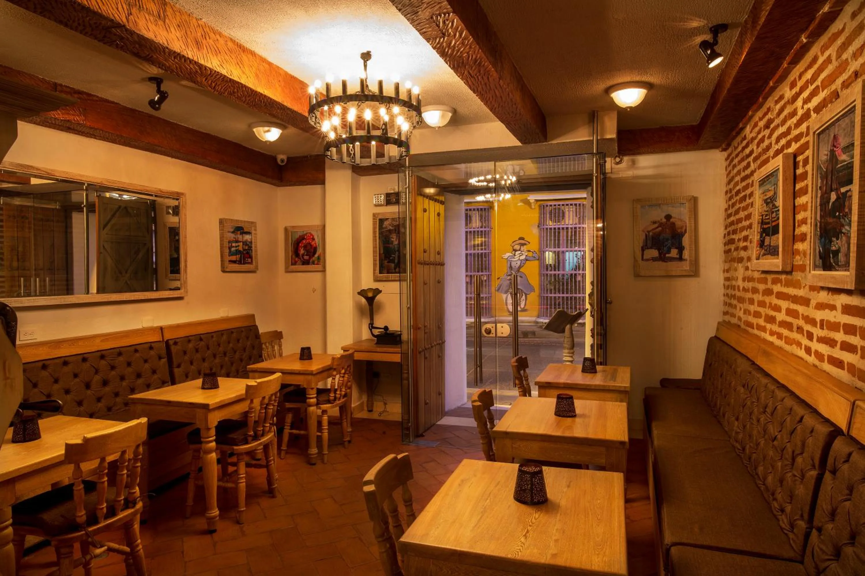 Restaurant/places to eat in Life is Good Cartagena Hostel