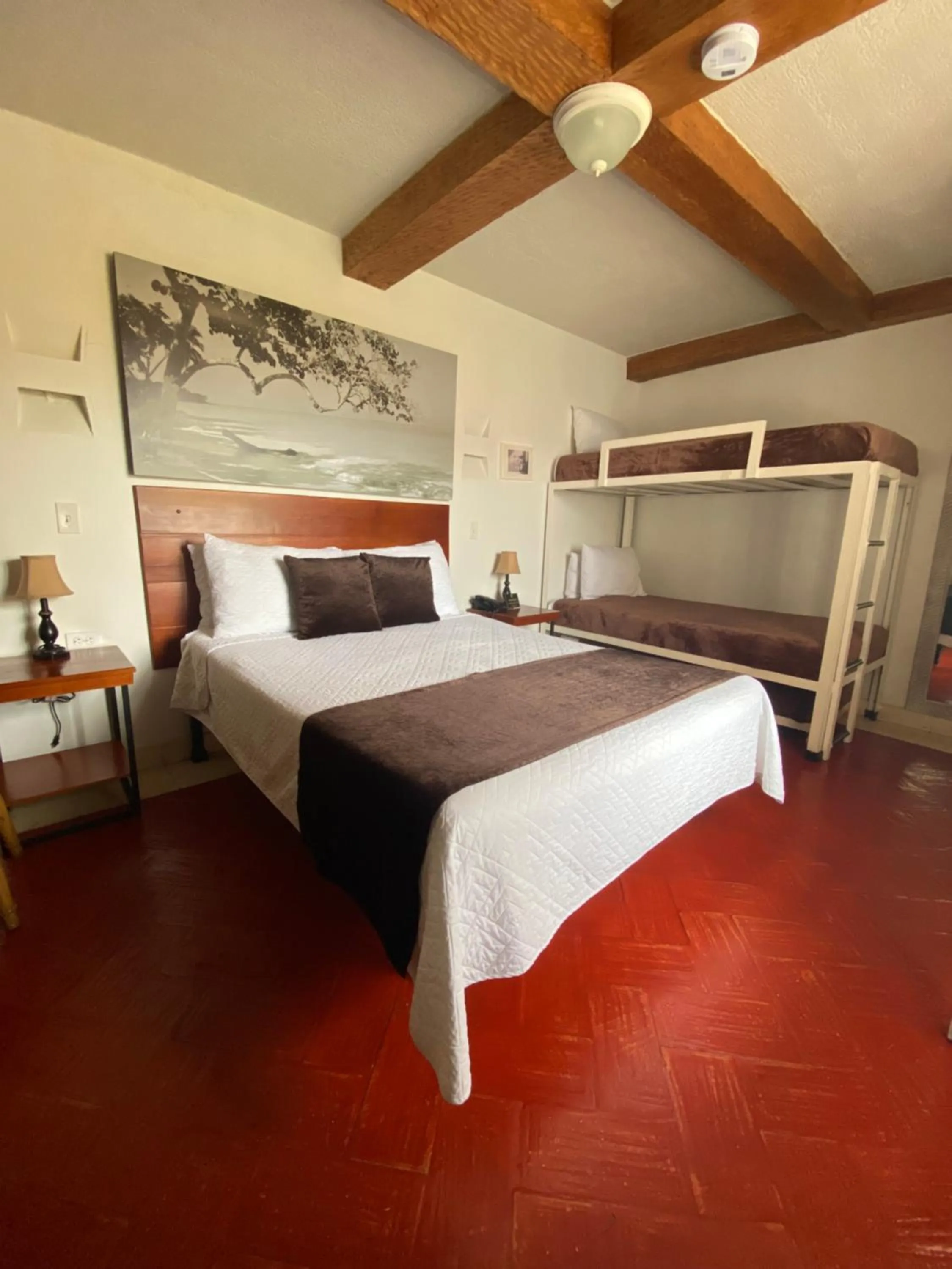 Restaurant/places to eat, Bed in Life is Good Cartagena Hostel