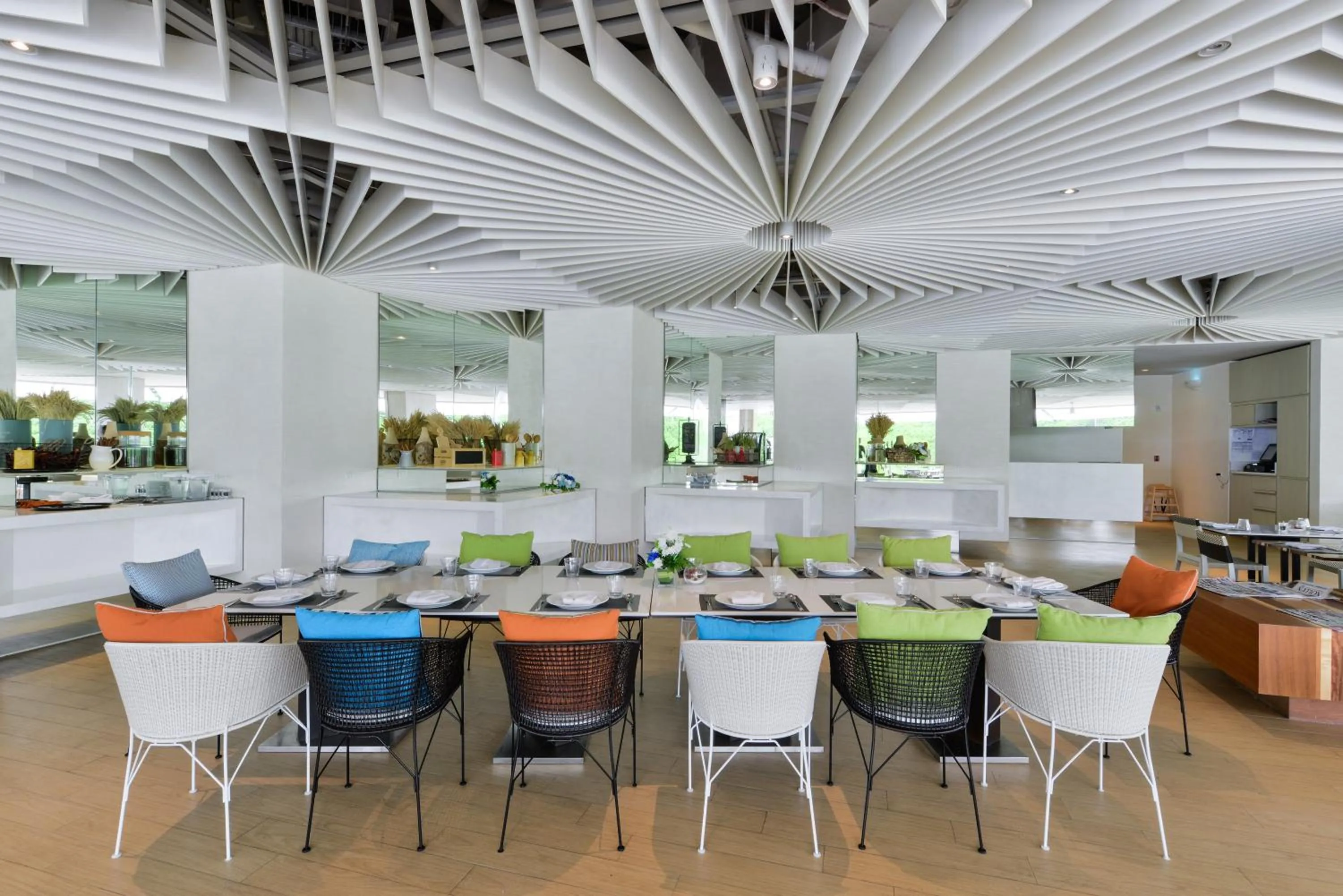 Restaurant/places to eat in Veranda Residence Pattaya Pool Villa