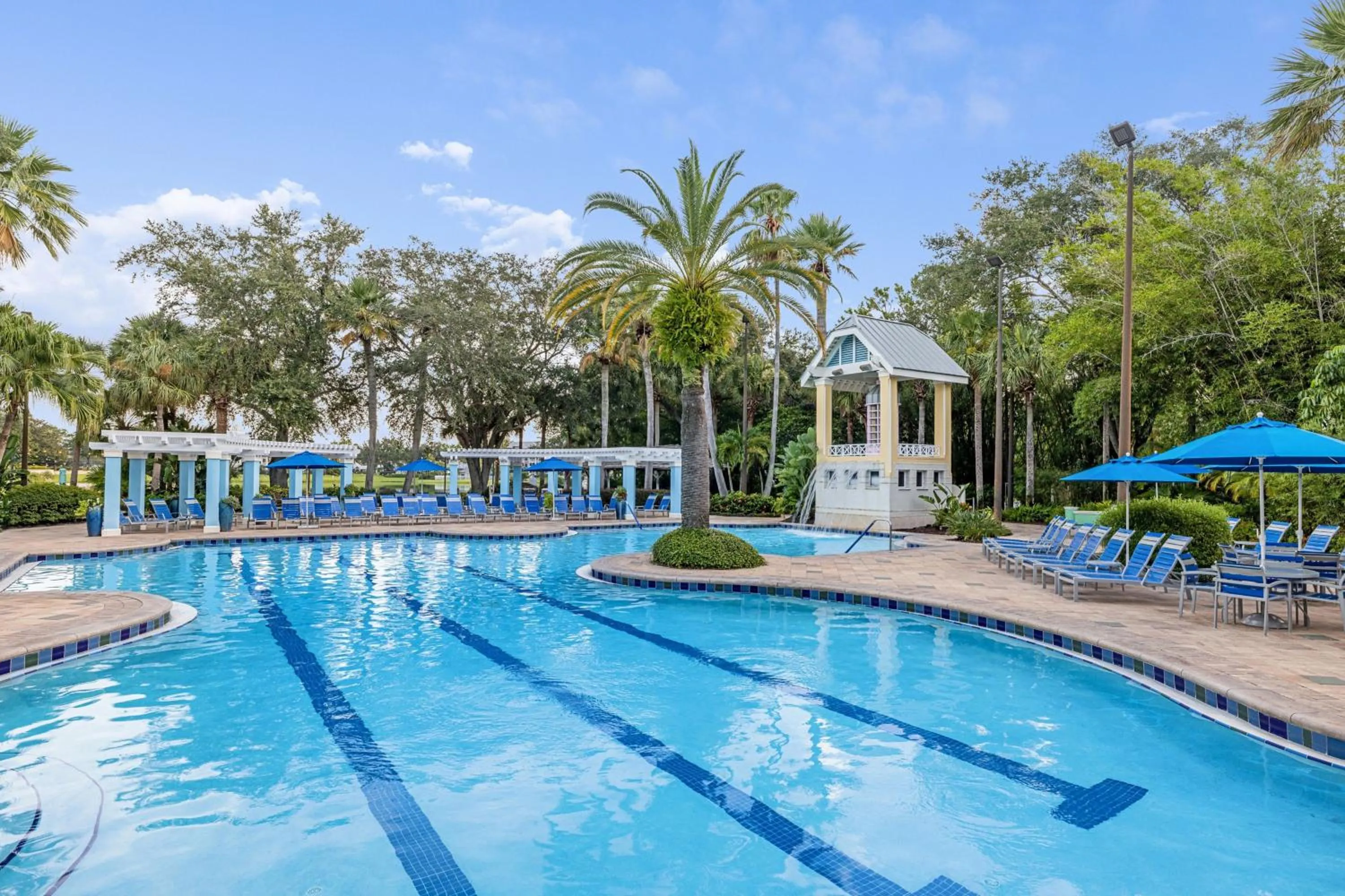 Swimming pool in Marriott's Cypress Harbour Villas