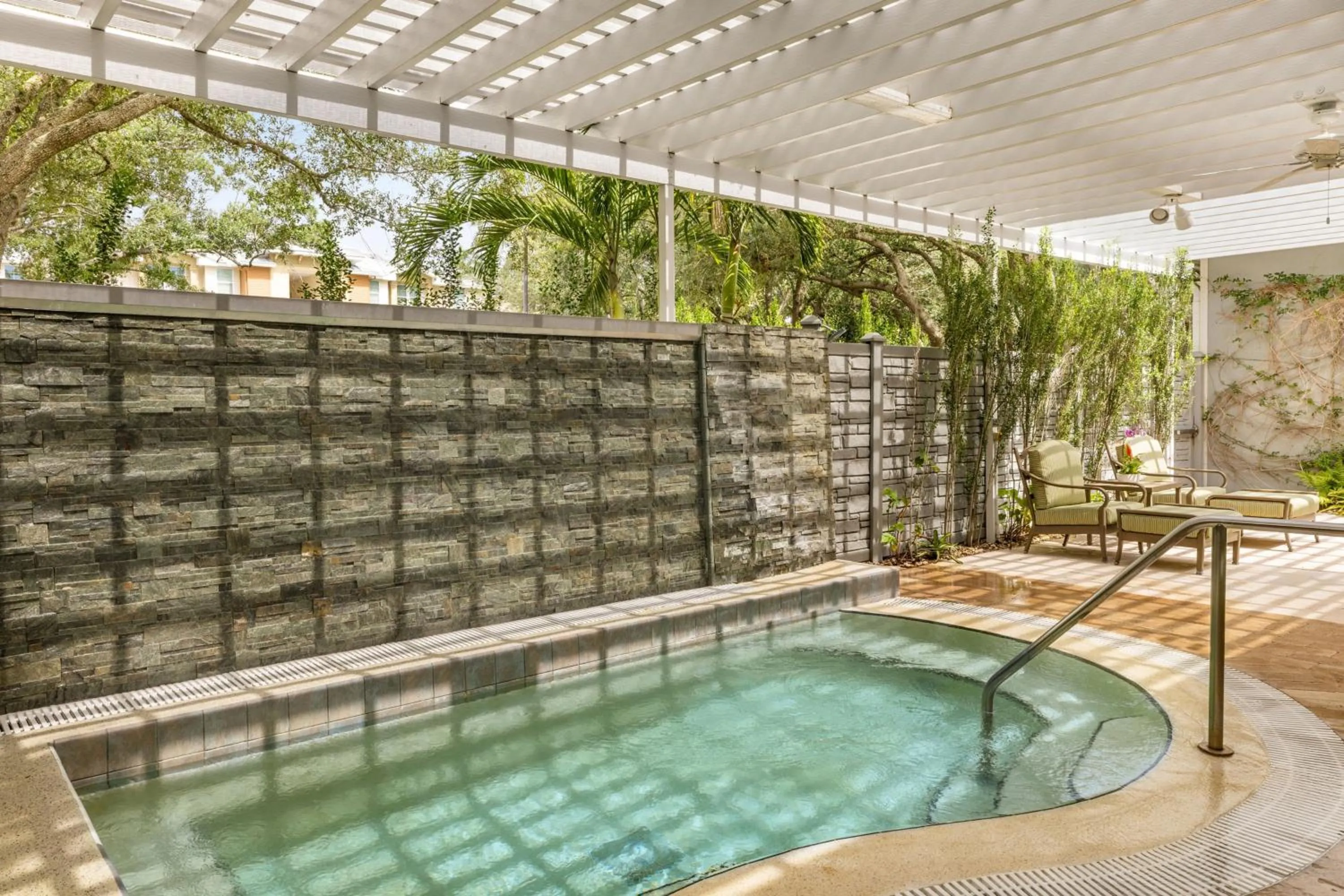 Swimming pool in Marriott's Cypress Harbour Villas