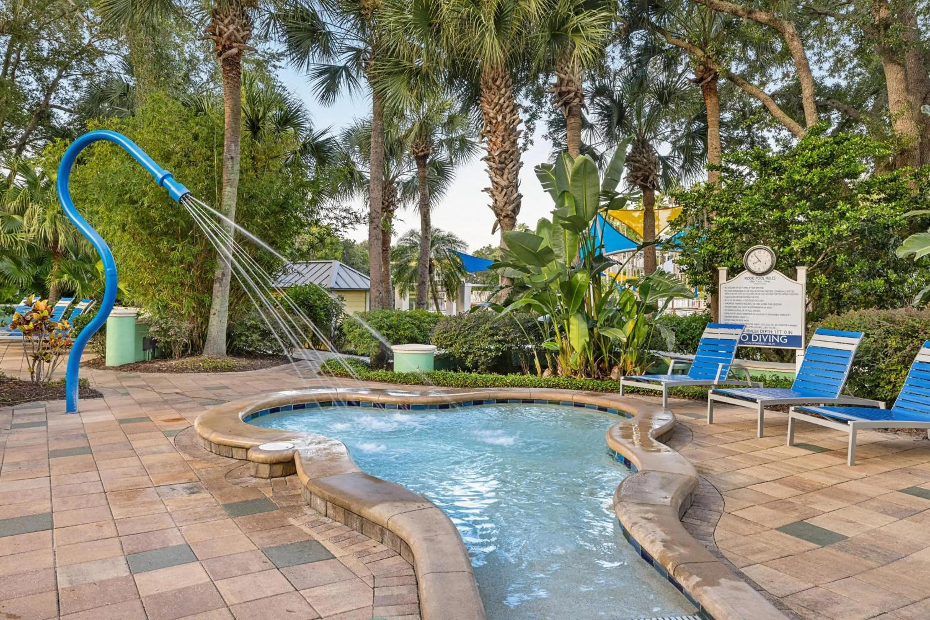 Swimming pool in Marriott's Cypress Harbour Villas