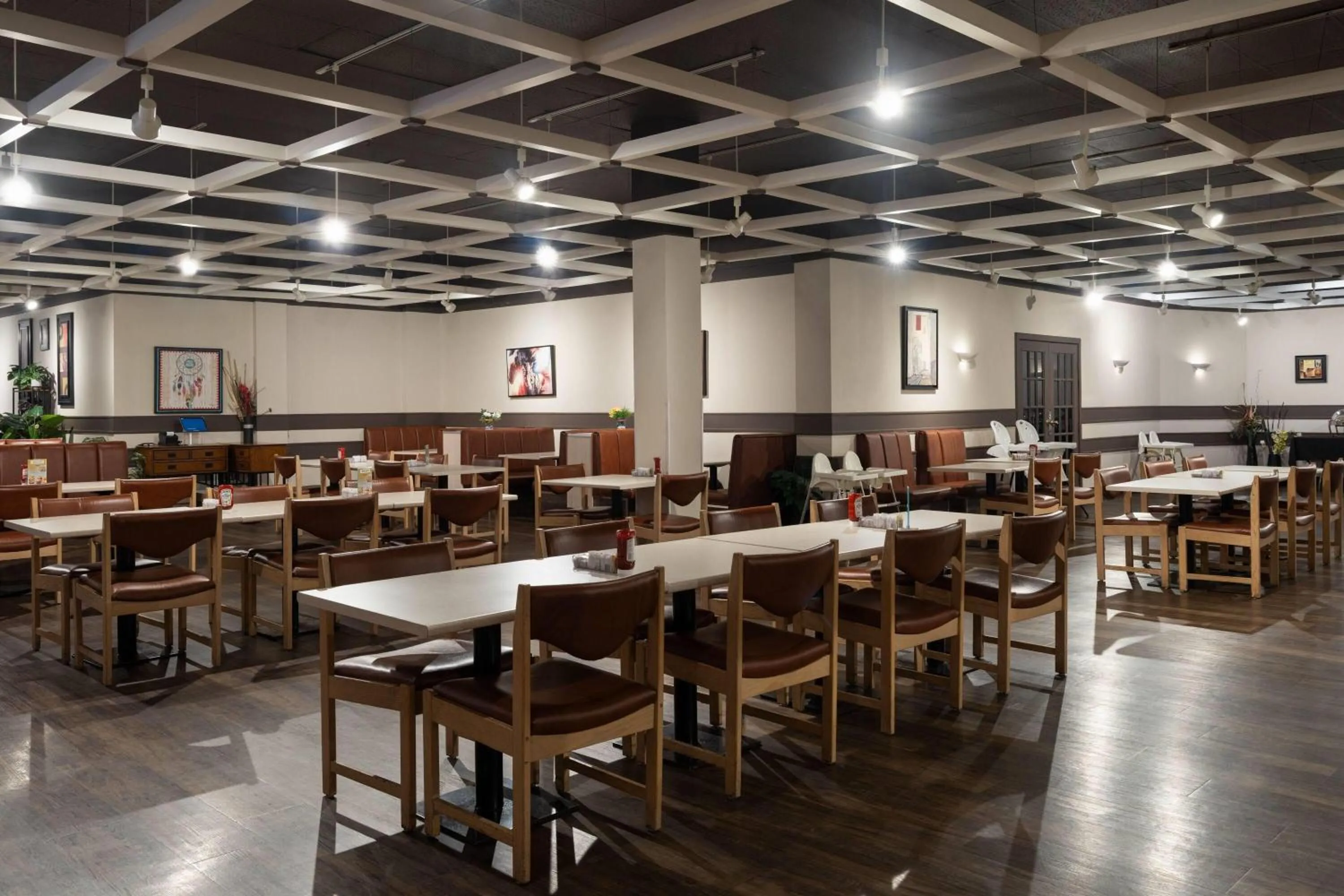 Restaurant/places to eat in Ramada by Wyndham Saskatoon