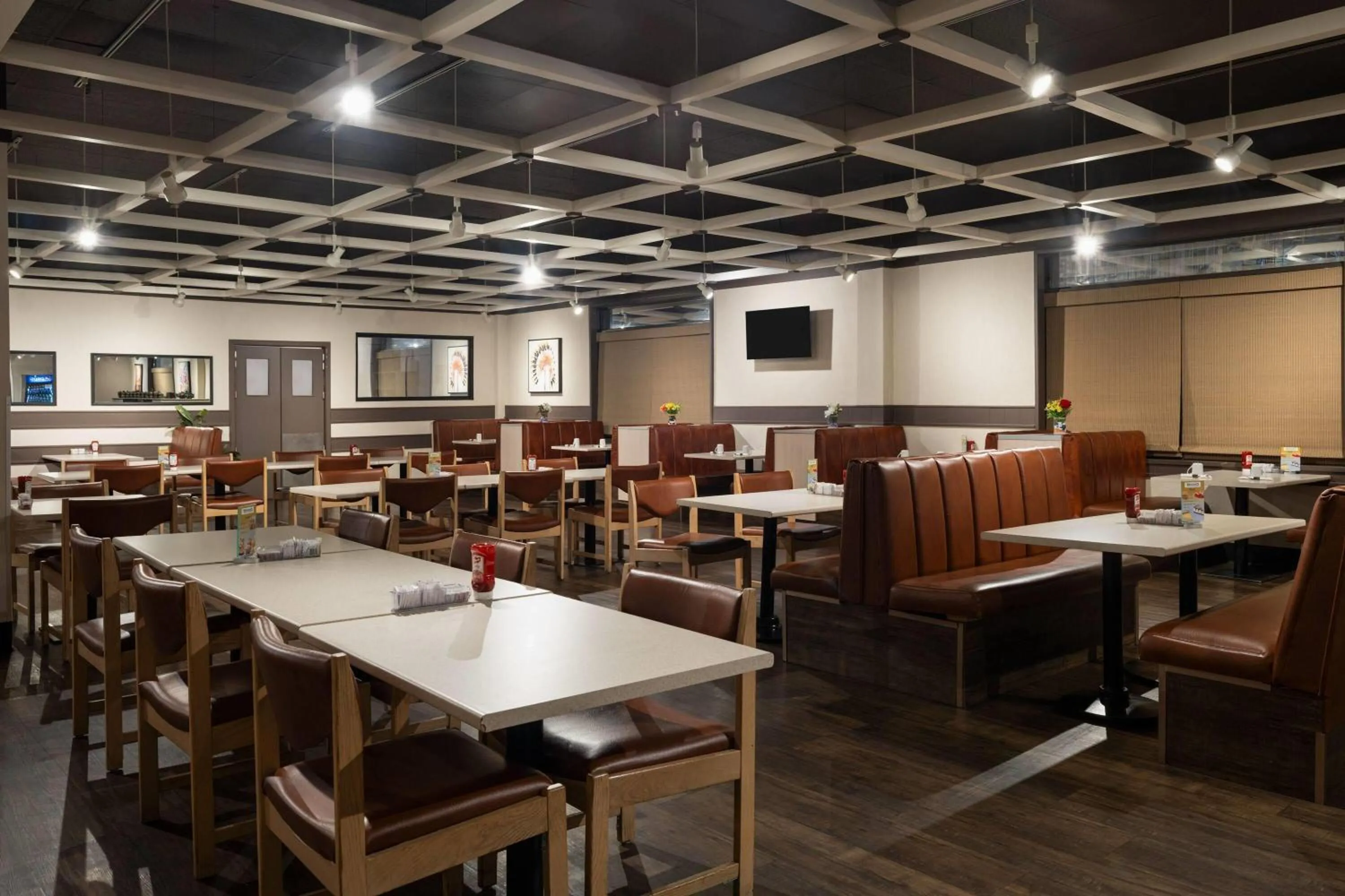 Restaurant/places to eat in Ramada by Wyndham Saskatoon