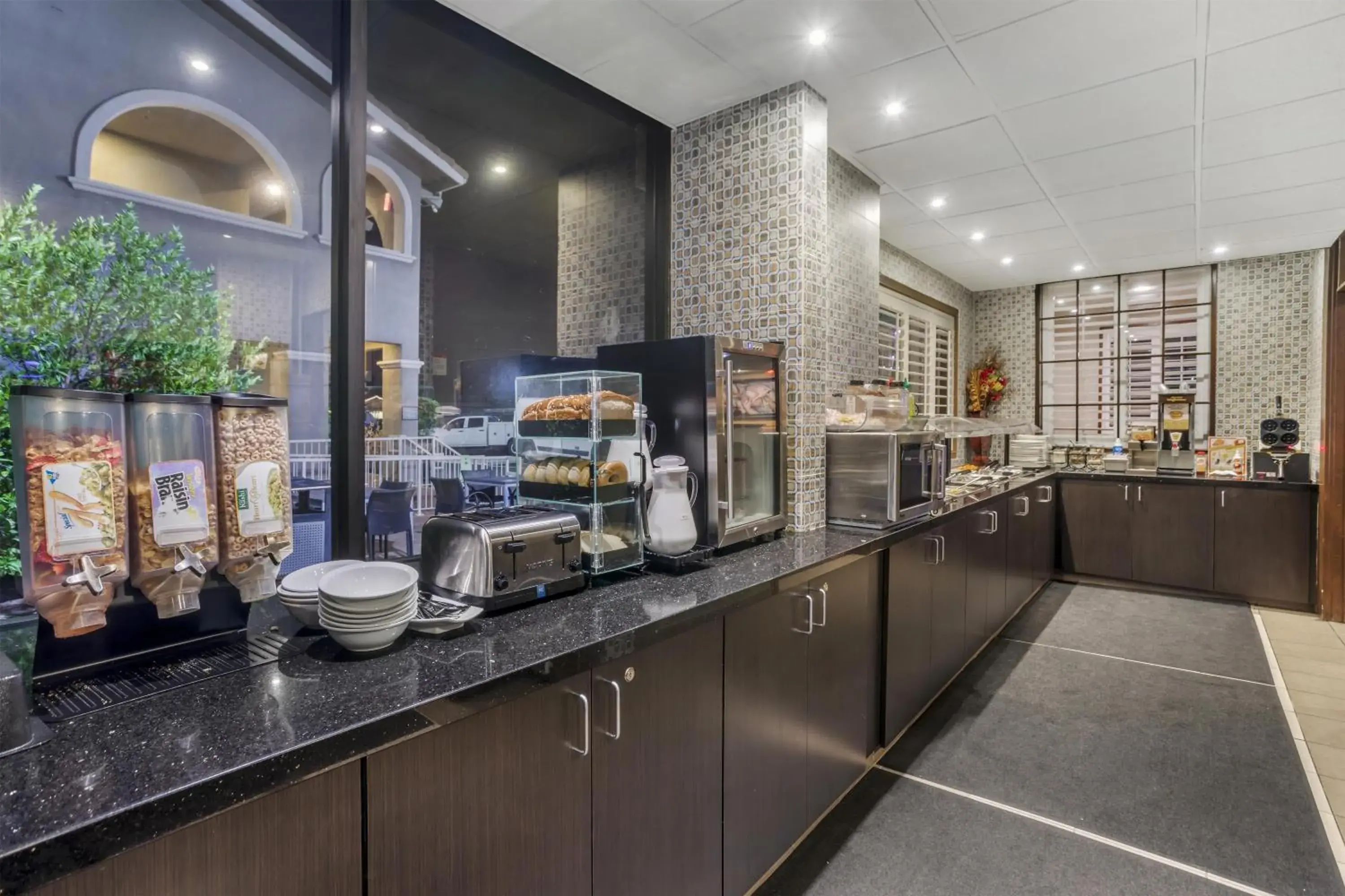 Breakfast in Best Western Plus Brookside Inn Breakfast in Best Western Plus Brookside Inn