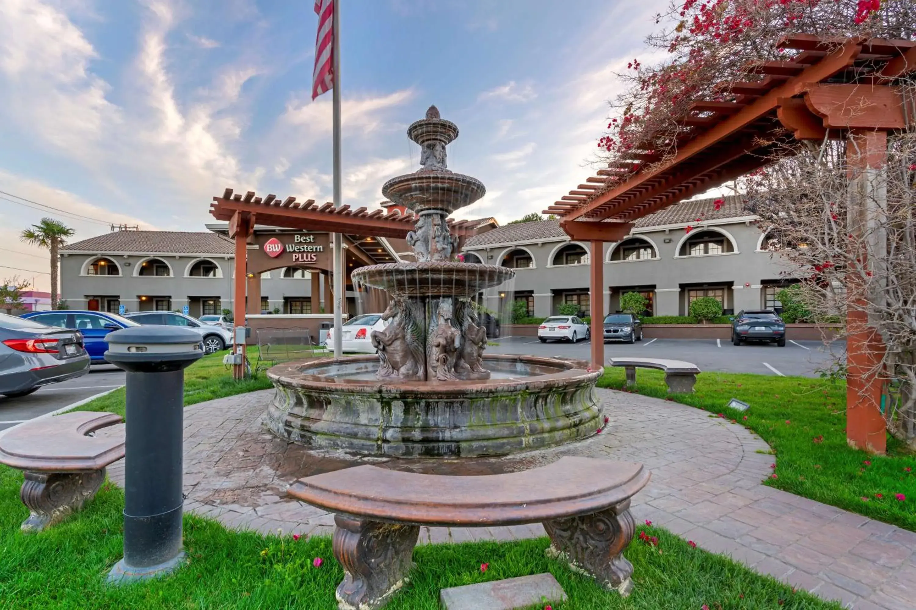 Property building in Best Western Plus Brookside Inn Property building in Best Western Plus Brookside Inn