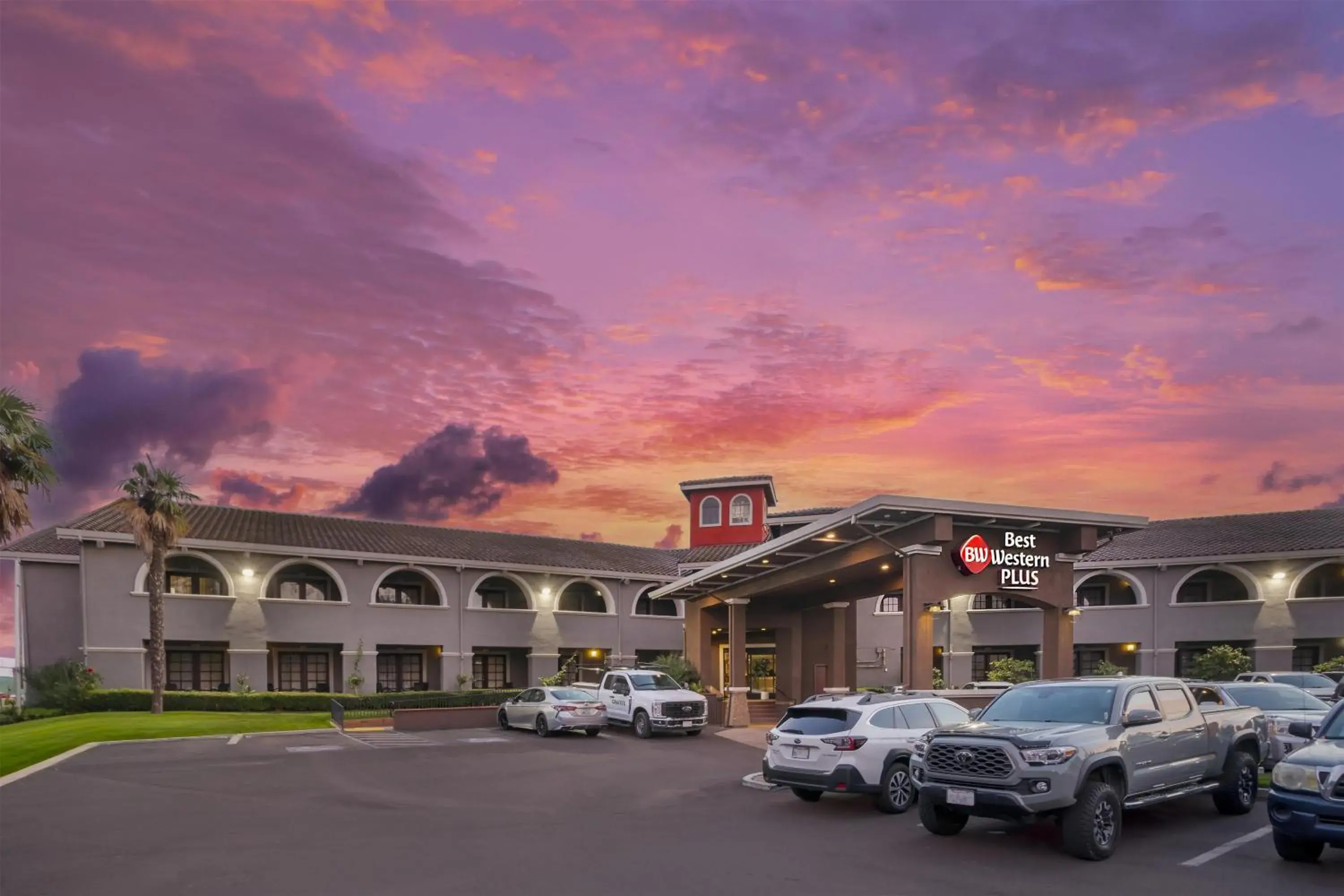 Property building in Best Western Plus Brookside Inn Property building in Best Western Plus Brookside Inn