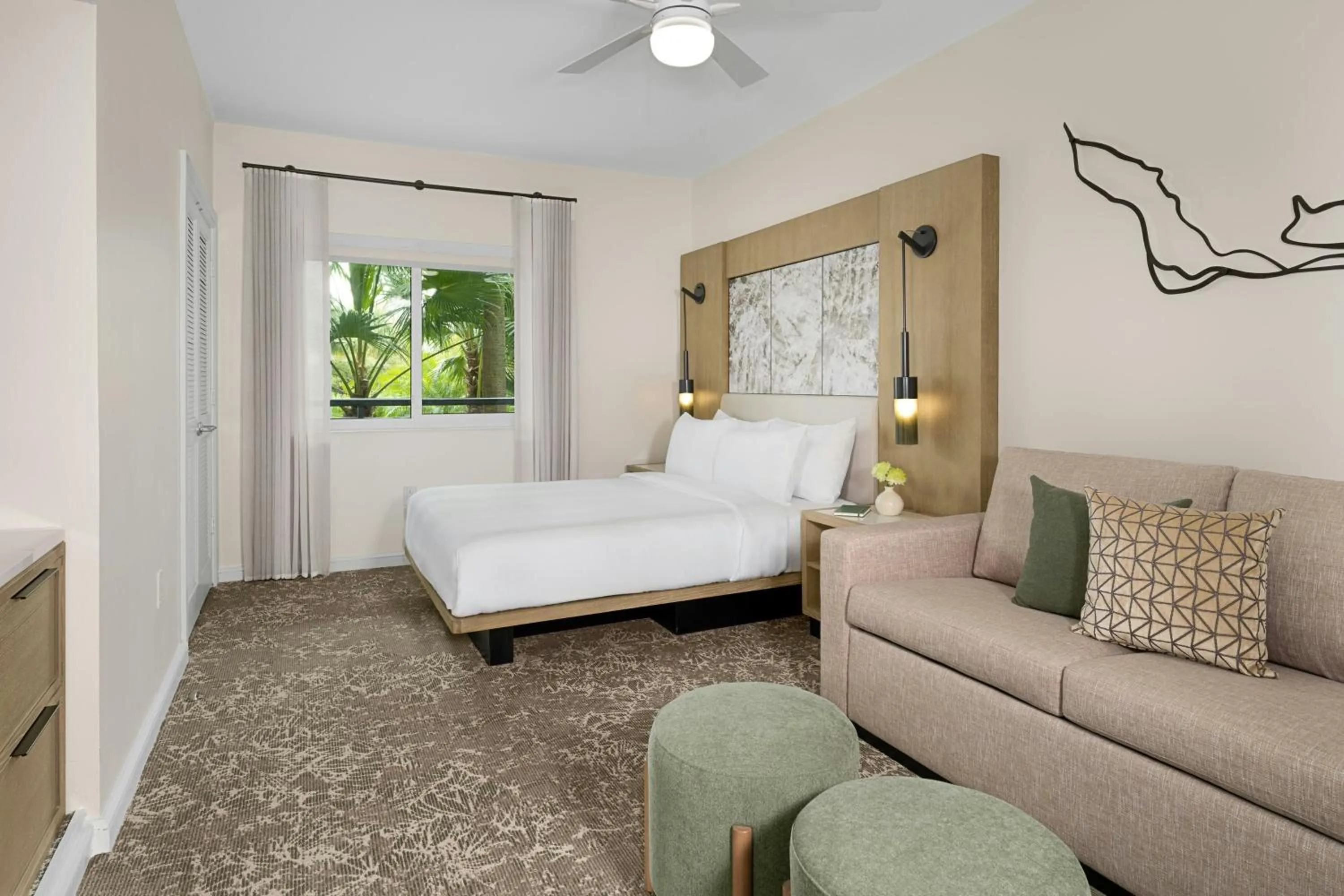 Bedroom, Bed in Marriott's Imperial Palms Villas
