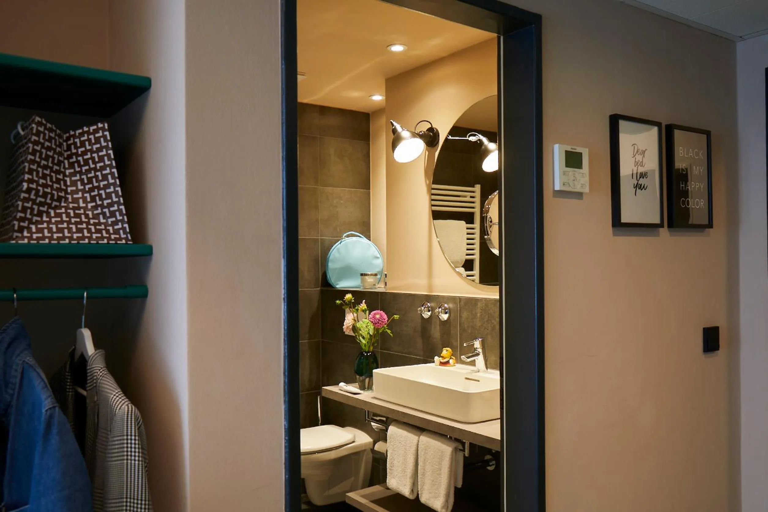 Bathroom in Hotel Metropol by Maier Privathotels