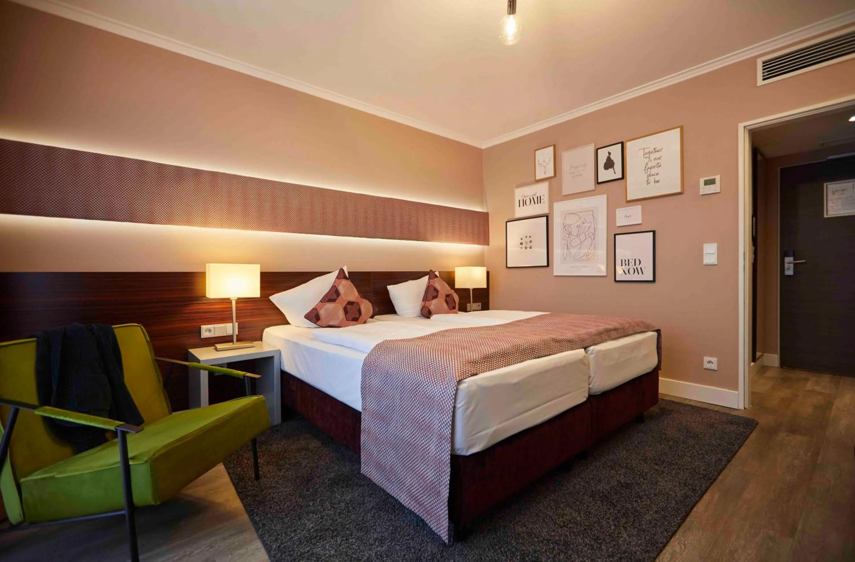 Bed in Hotel Metropol by Maier Privathotels