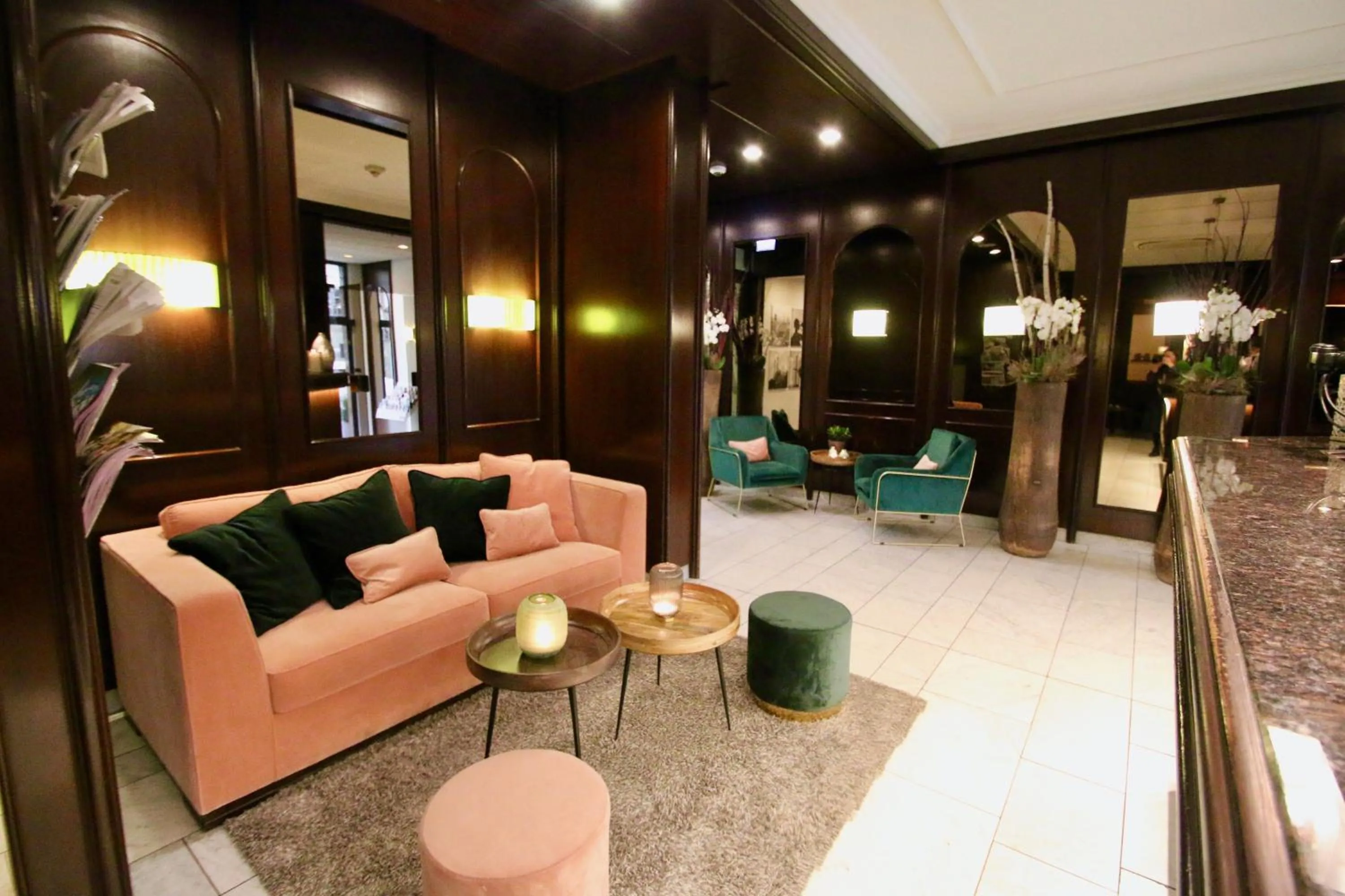 Lobby or reception in Hotel Metropol by Maier Privathotels