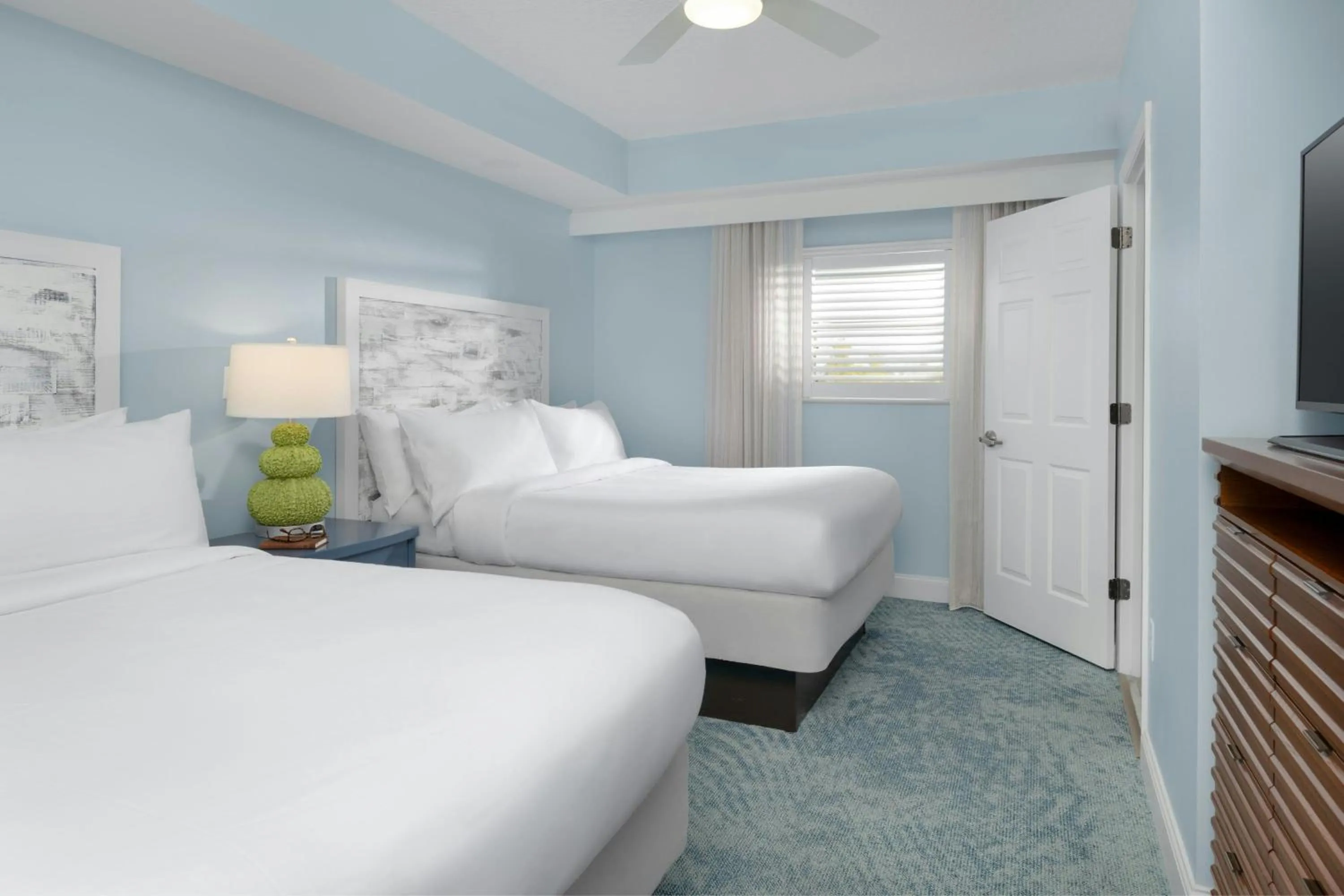 Bedroom, Bed in Marriott's Harbour Lake