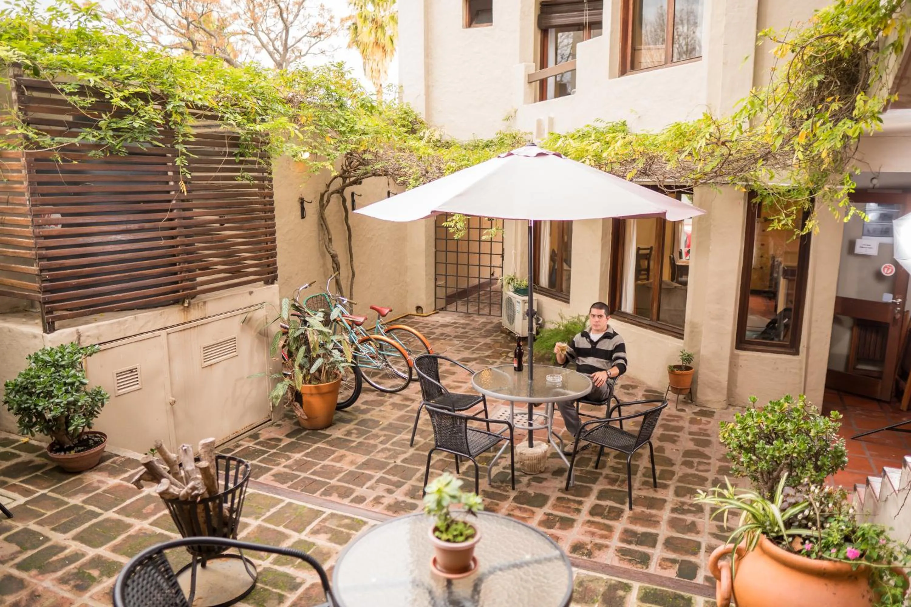 Patio in Viajero Posada B&B