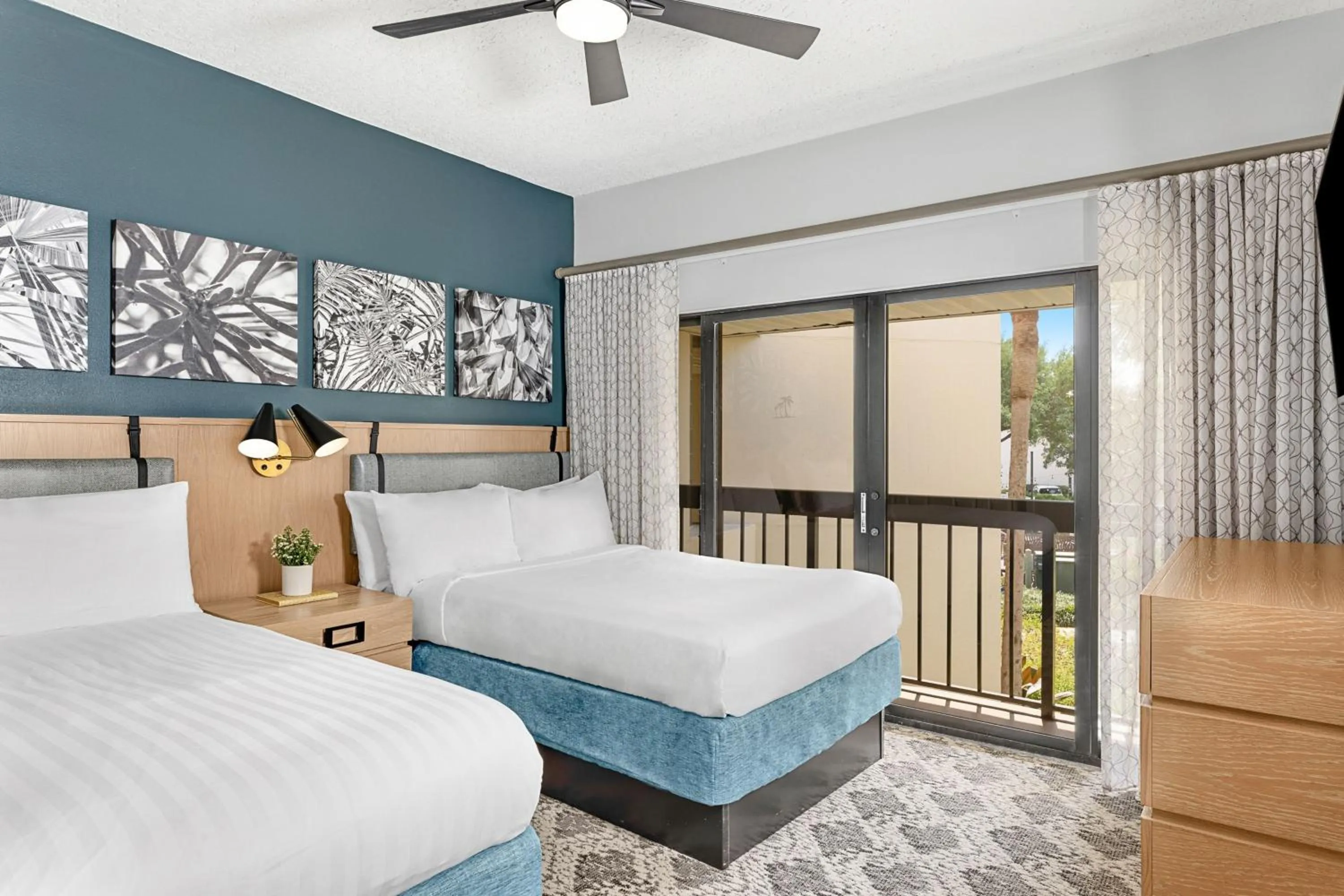 Bedroom, Bed in Marriott's Sabal Palms