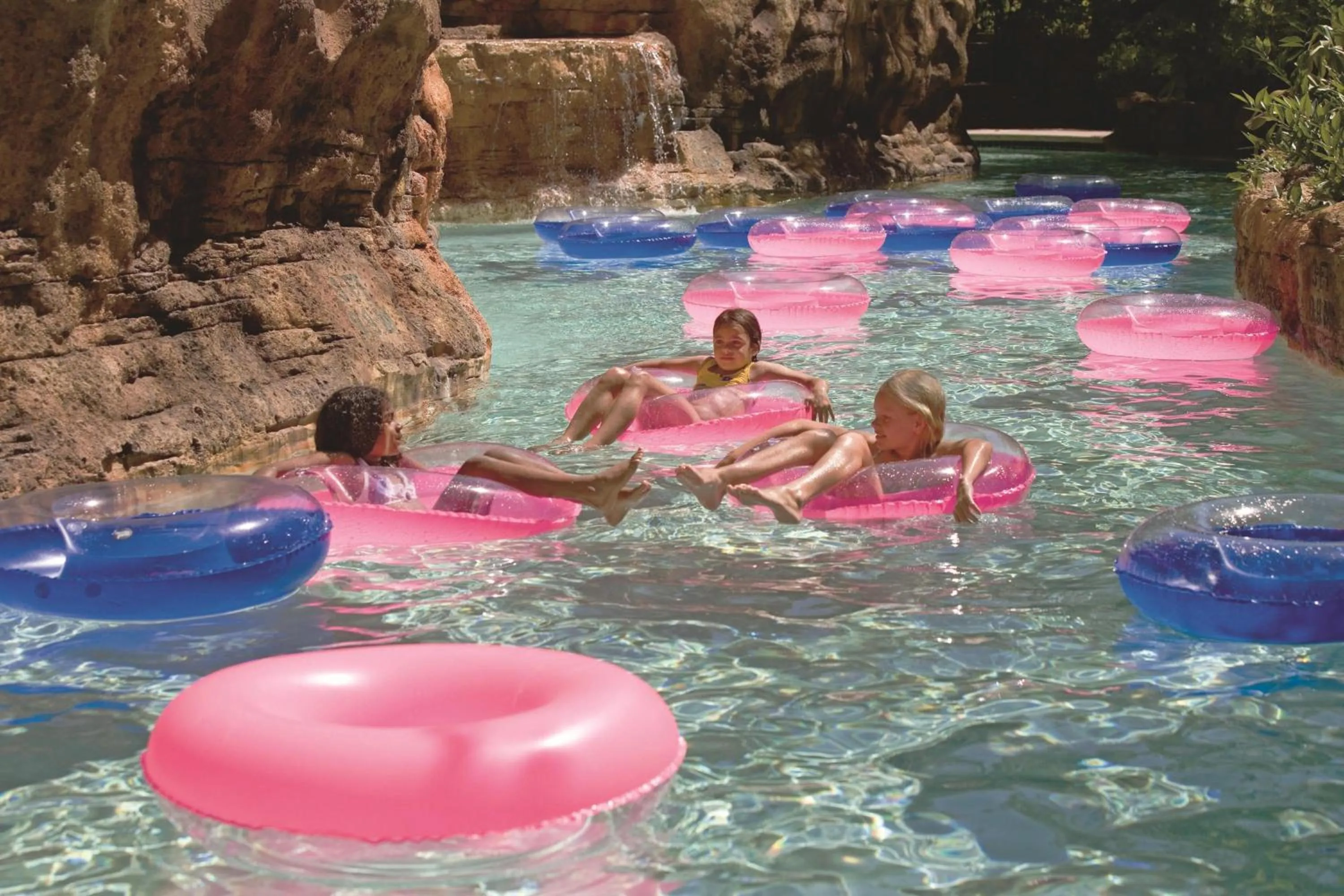 Swimming pool in JW Marriott Orlando Grande Lakes