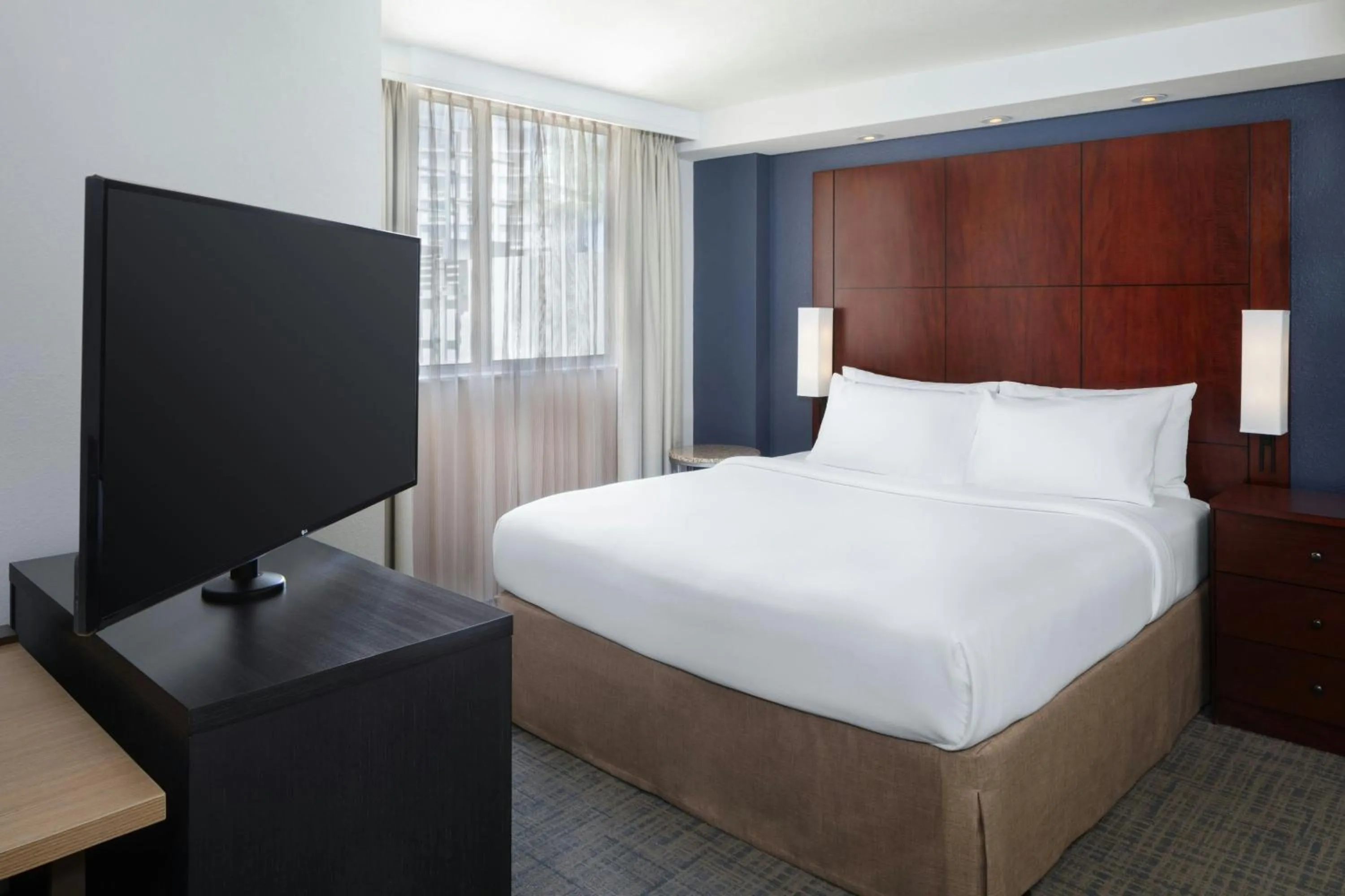 Bedroom, Bed in Residence Inn by Marriott Miami Airport