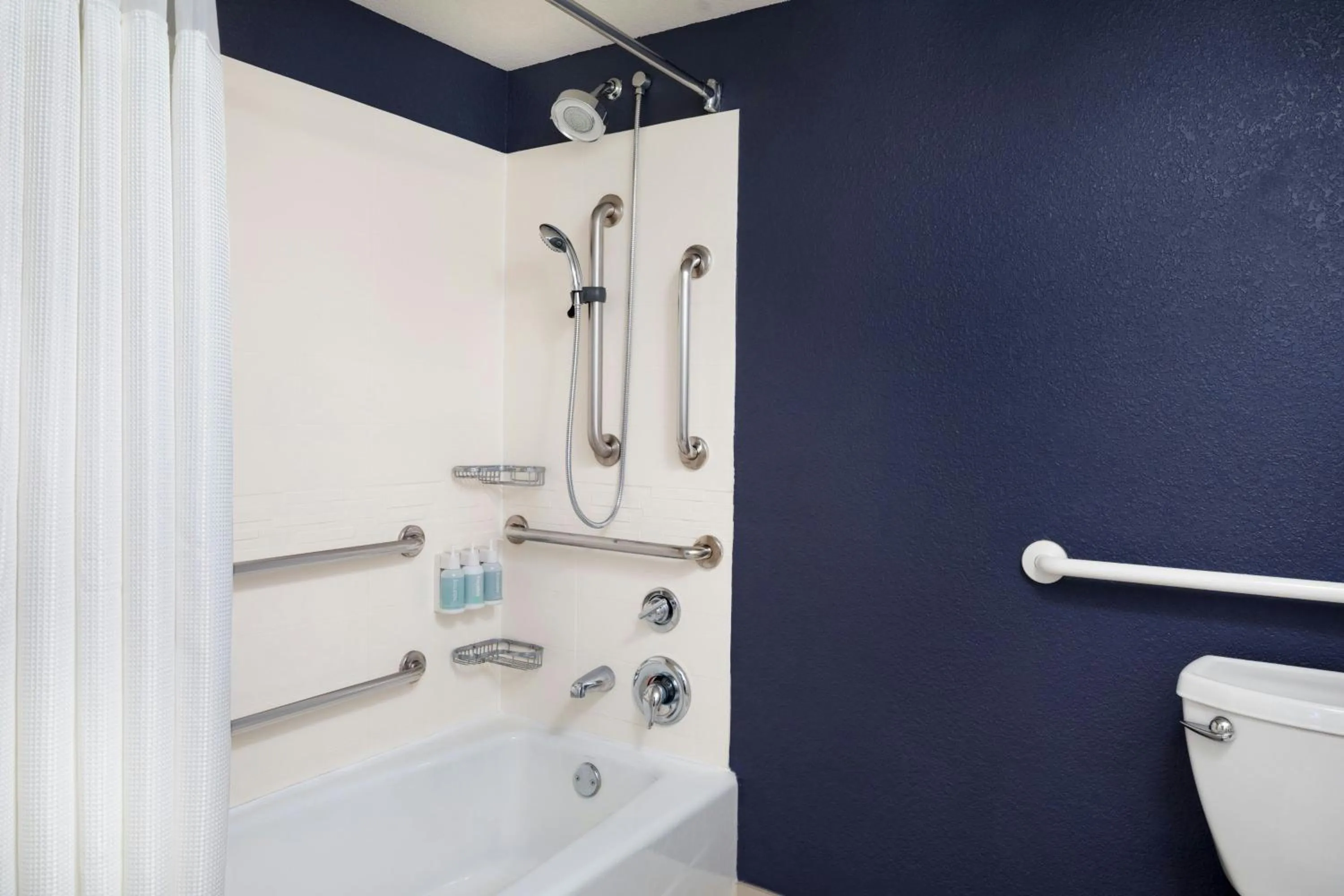 Bathroom in Residence Inn by Marriott Miami Airport