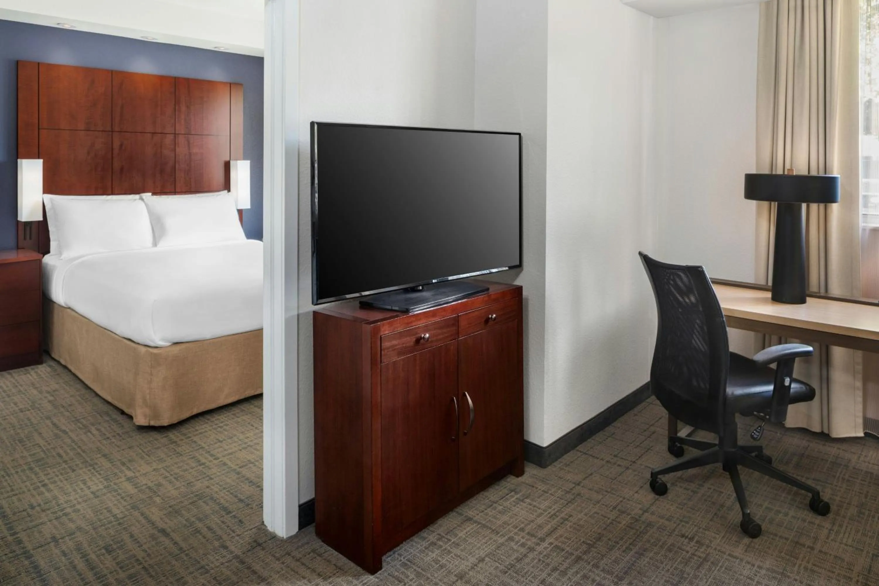 Bedroom, Bed in Residence Inn by Marriott Miami Airport