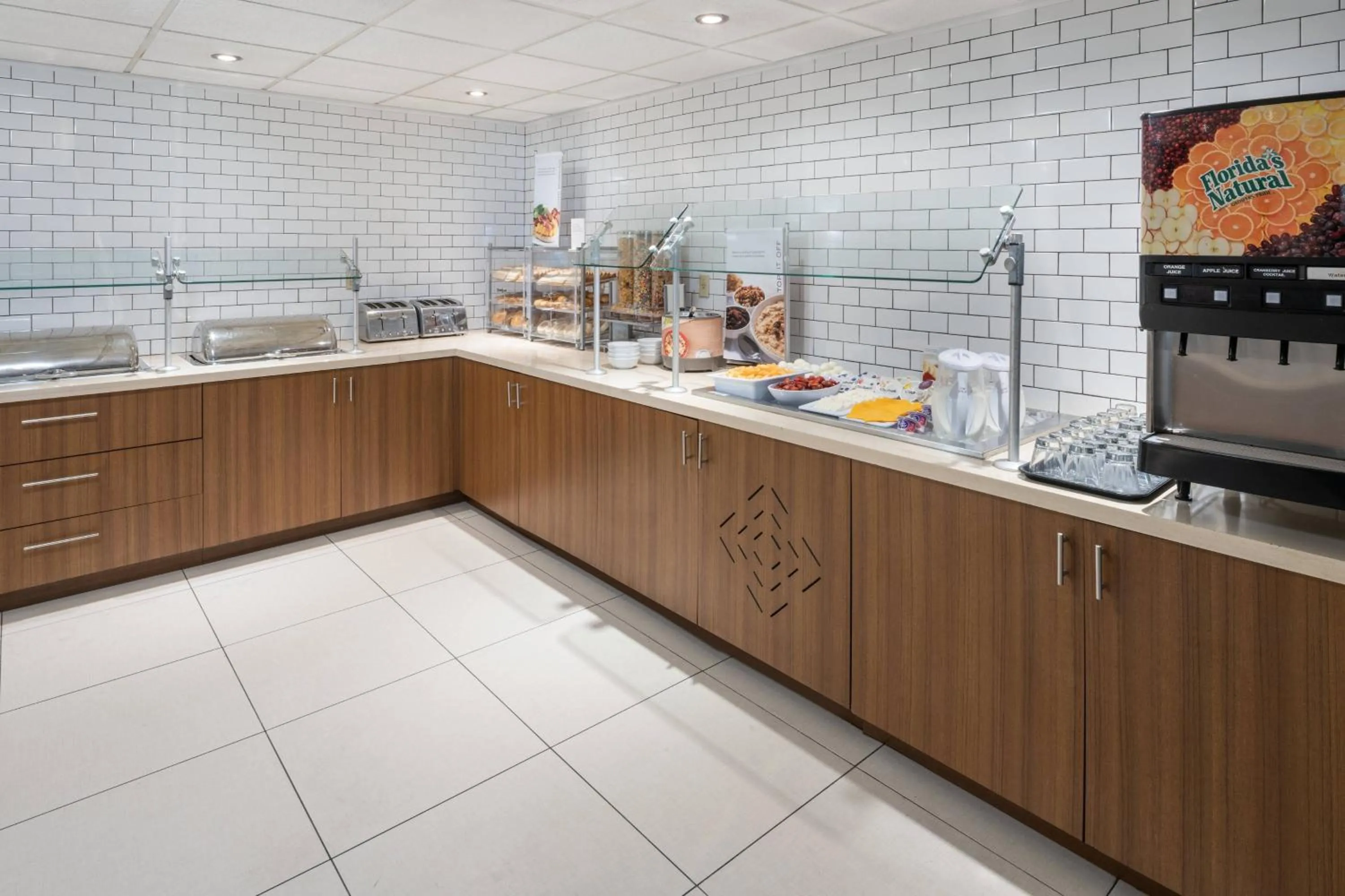 Breakfast in Residence Inn by Marriott Miami Airport