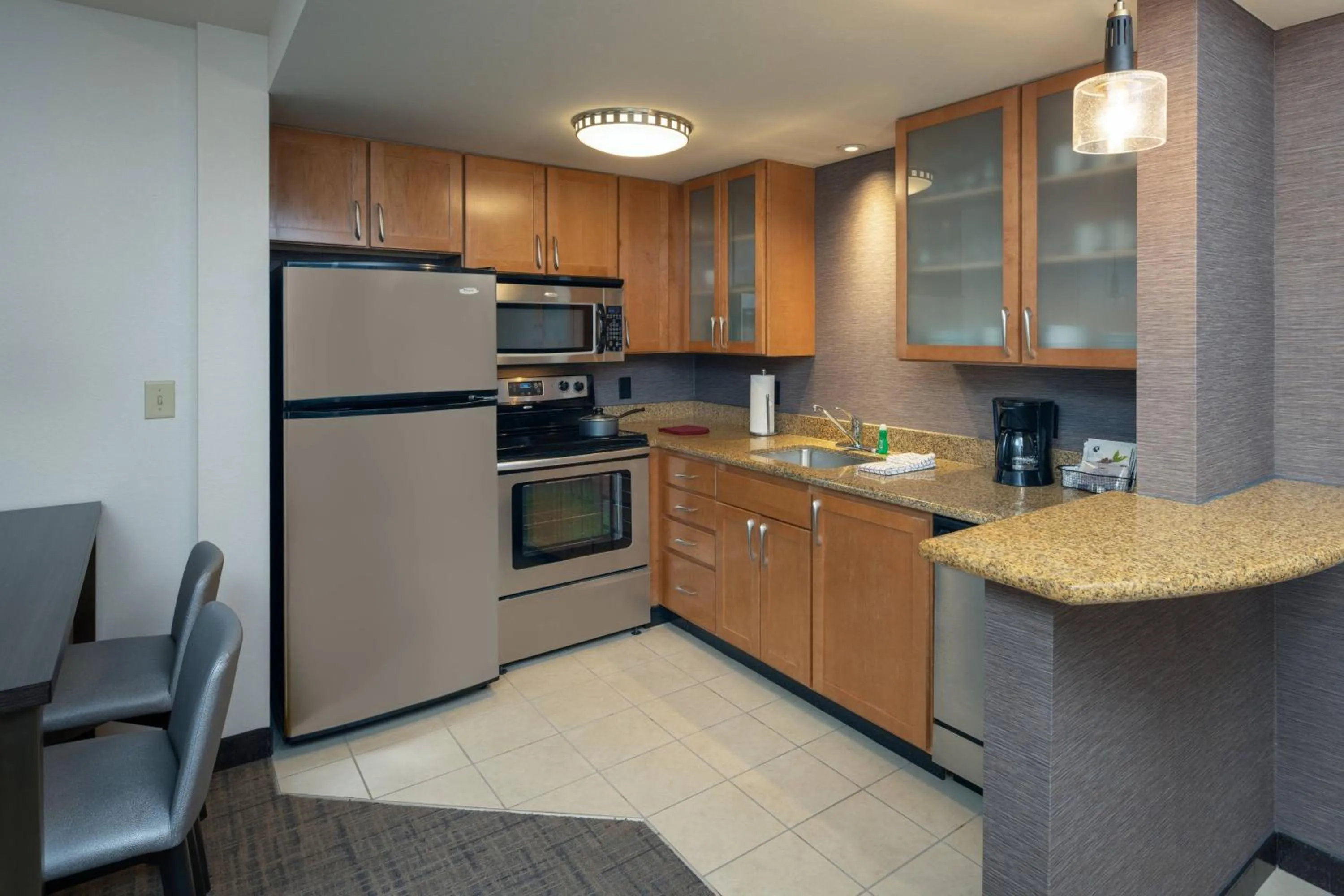 Kitchen or kitchenette in Residence Inn by Marriott Miami Airport