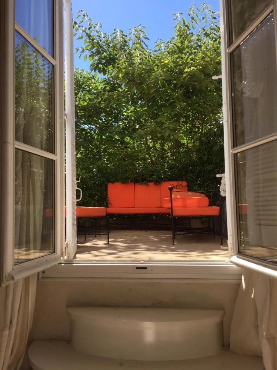 Balcony/Terrace in Hôtel Particulier Le 28 - Spa & Art Luxury Design by Alain Ducasse