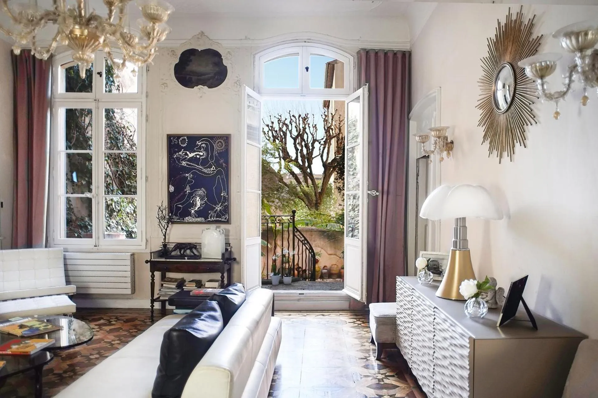 Living room in Hôtel Particulier Le 28 - Spa & Art Luxury Design by Alain Ducasse