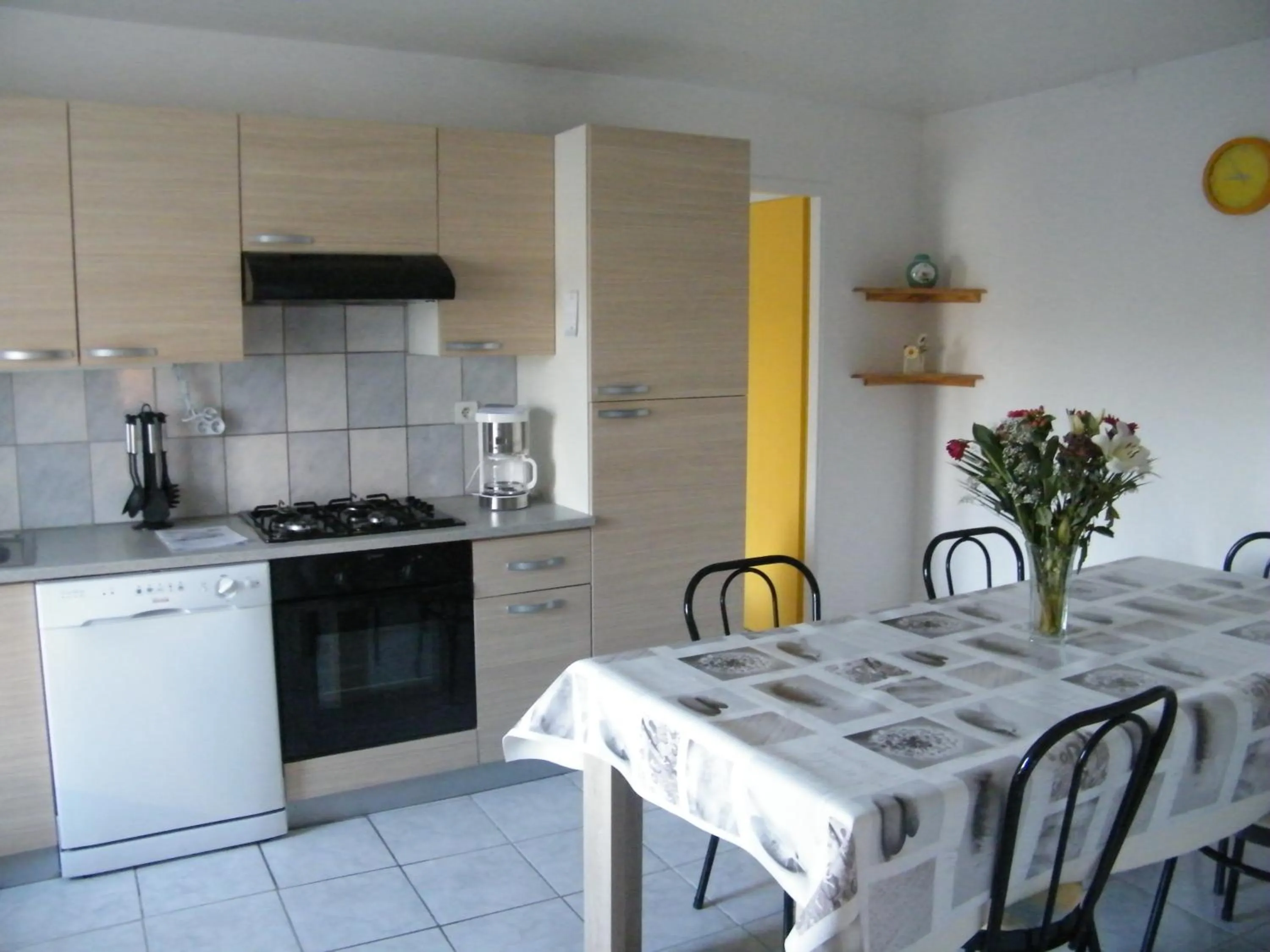 Kitchen or kitchenette in Les Charmois - Spa possible sur un autre site