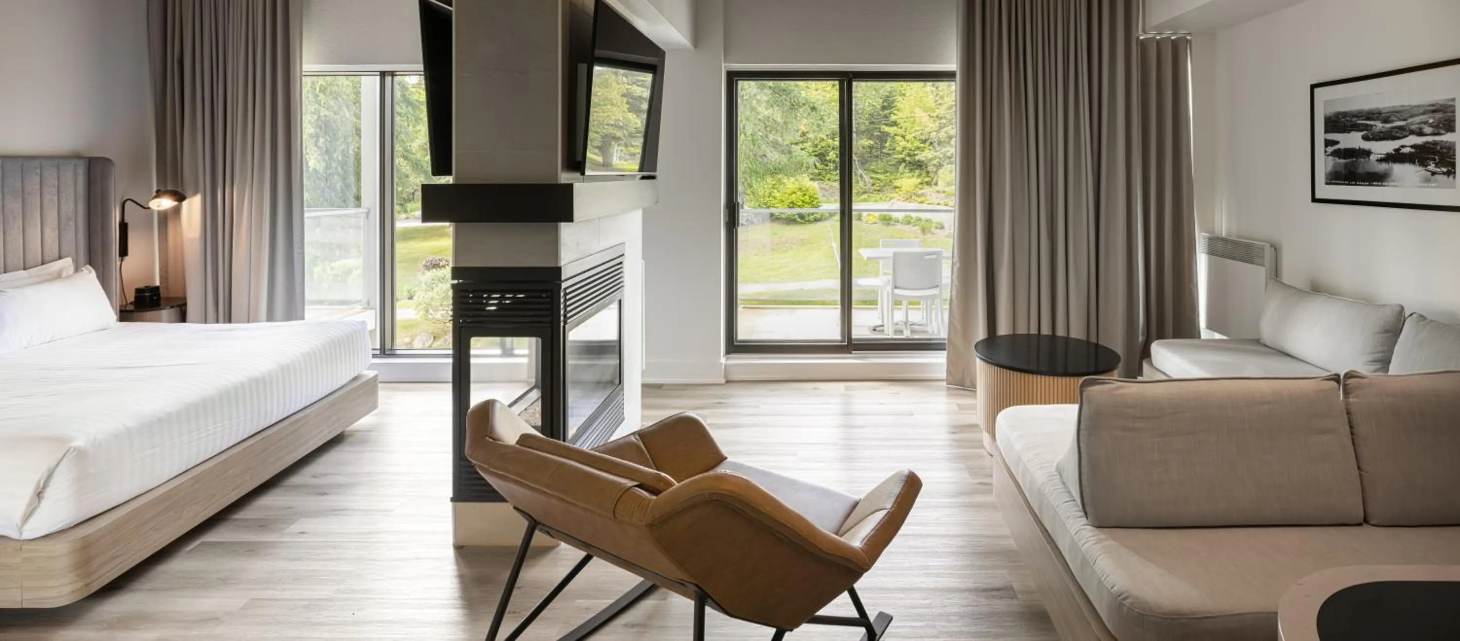 Photo of the whole room, Bed in Estérel Resort