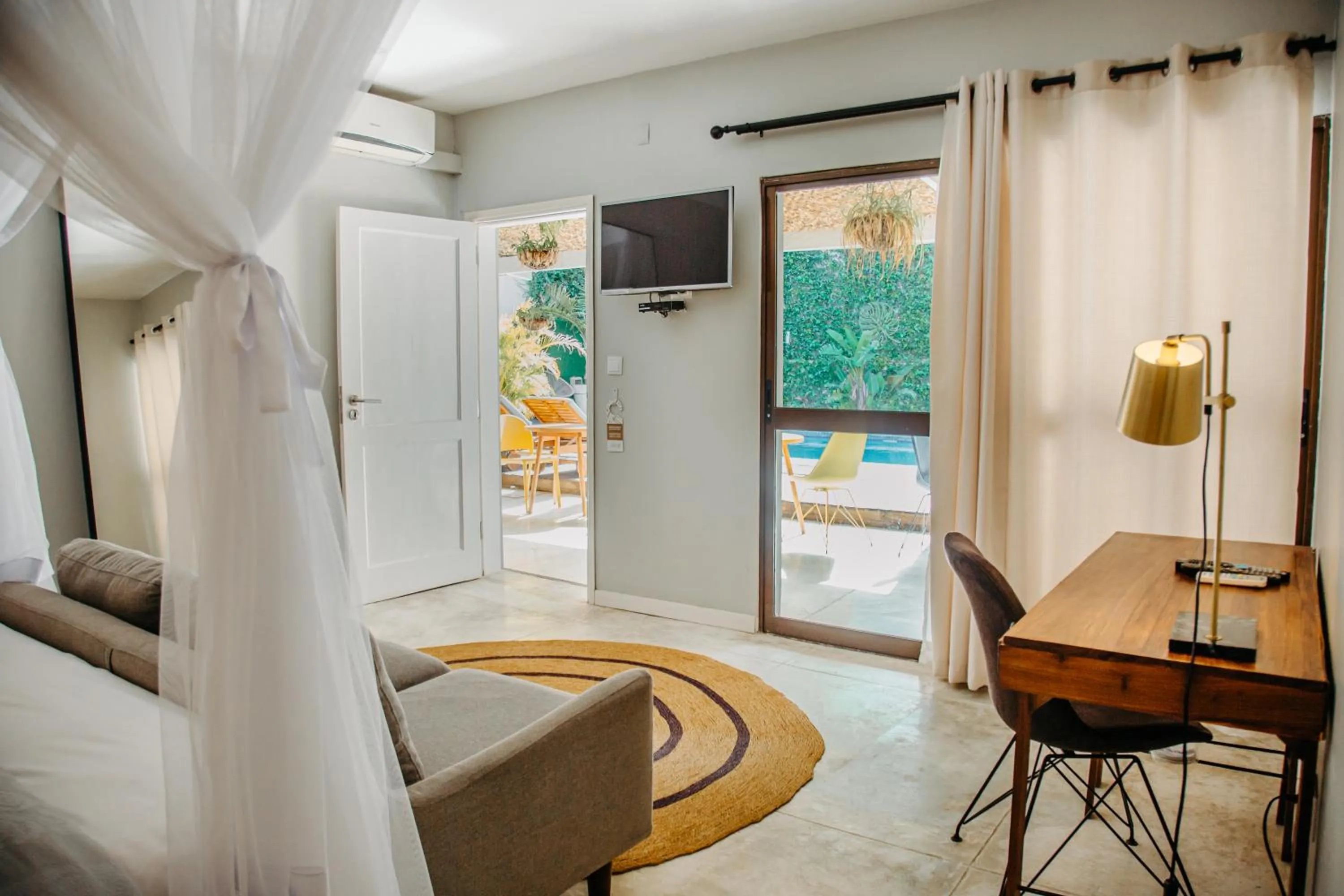 King Suite with Pool View in Joli Guesthouse