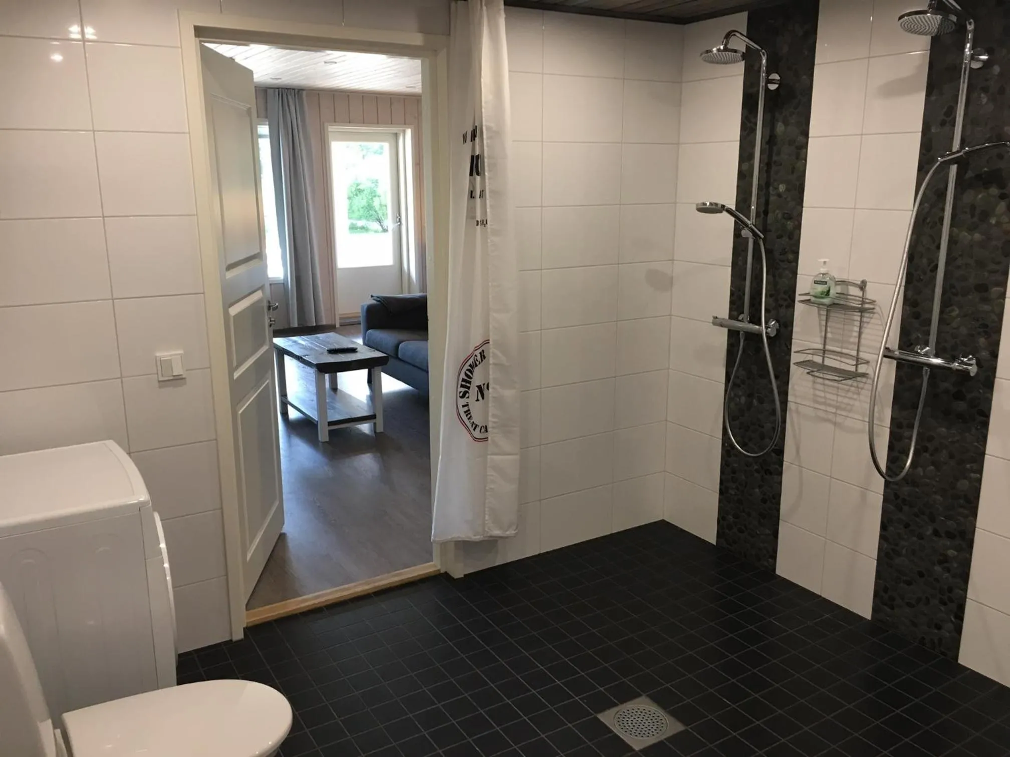 Shower in Willa Pihlaja