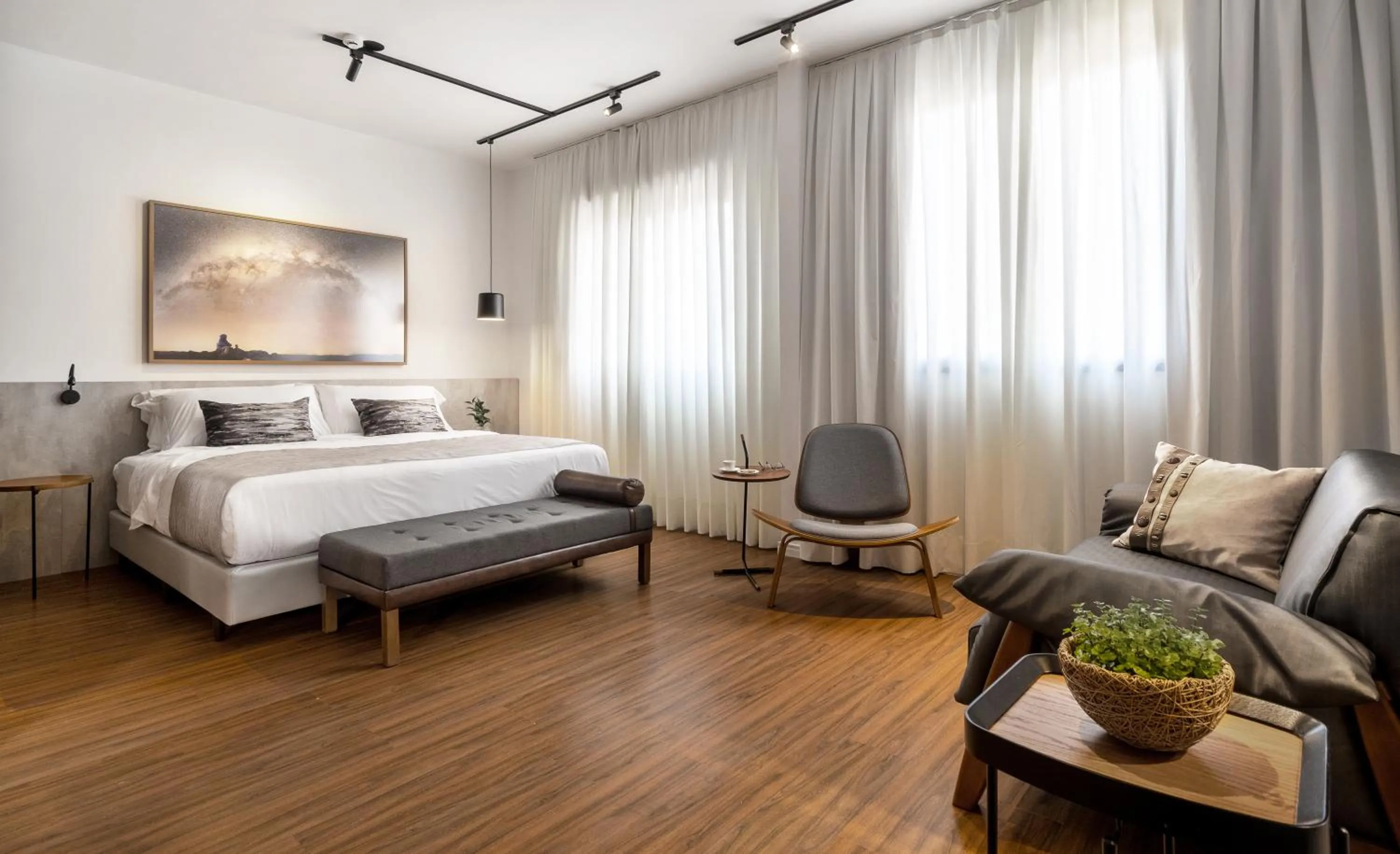 Photo of the whole room, Bed in Swan Generation Porto Alegre