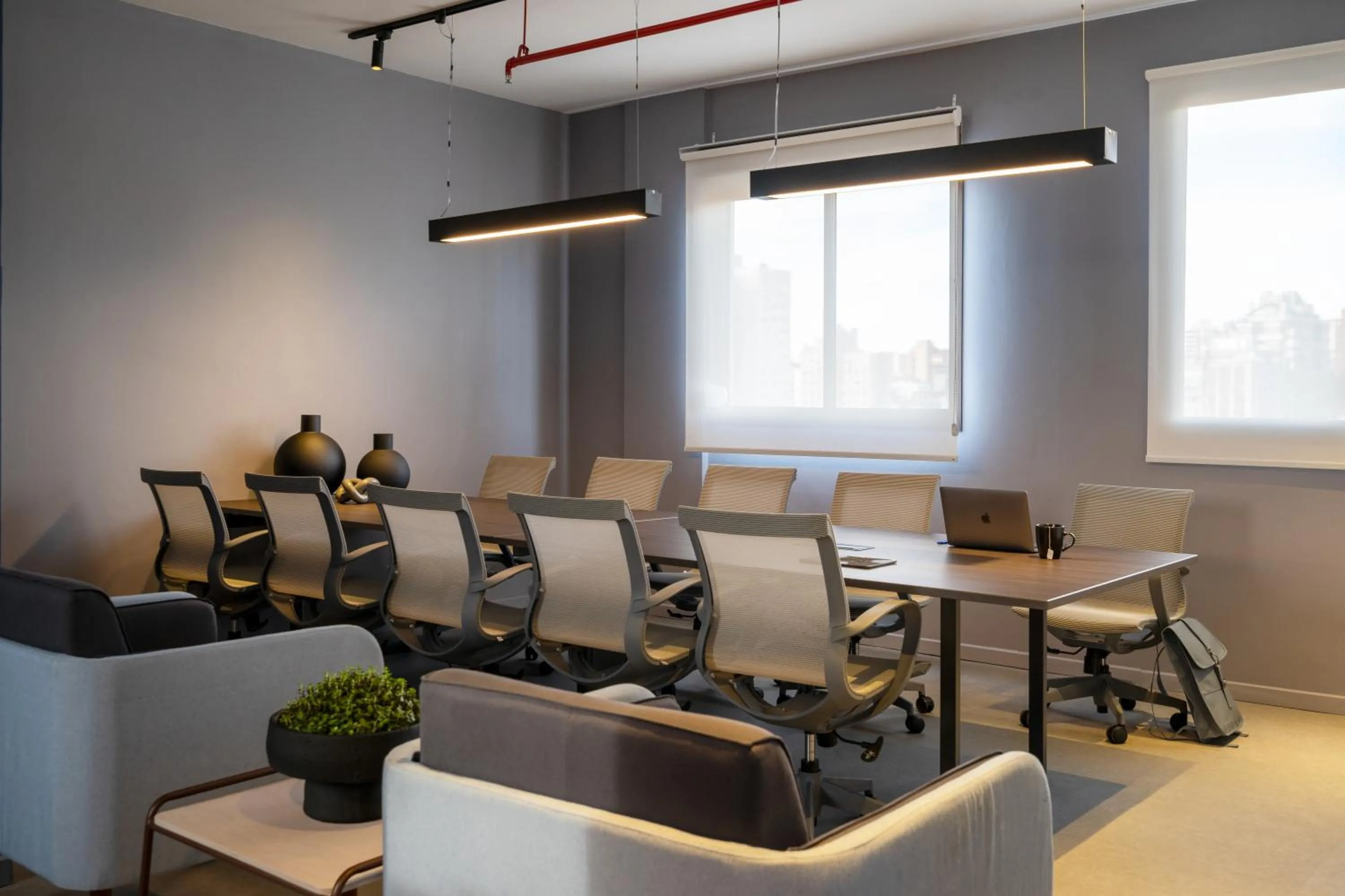 Meeting/conference room in Swan Generation Porto Alegre