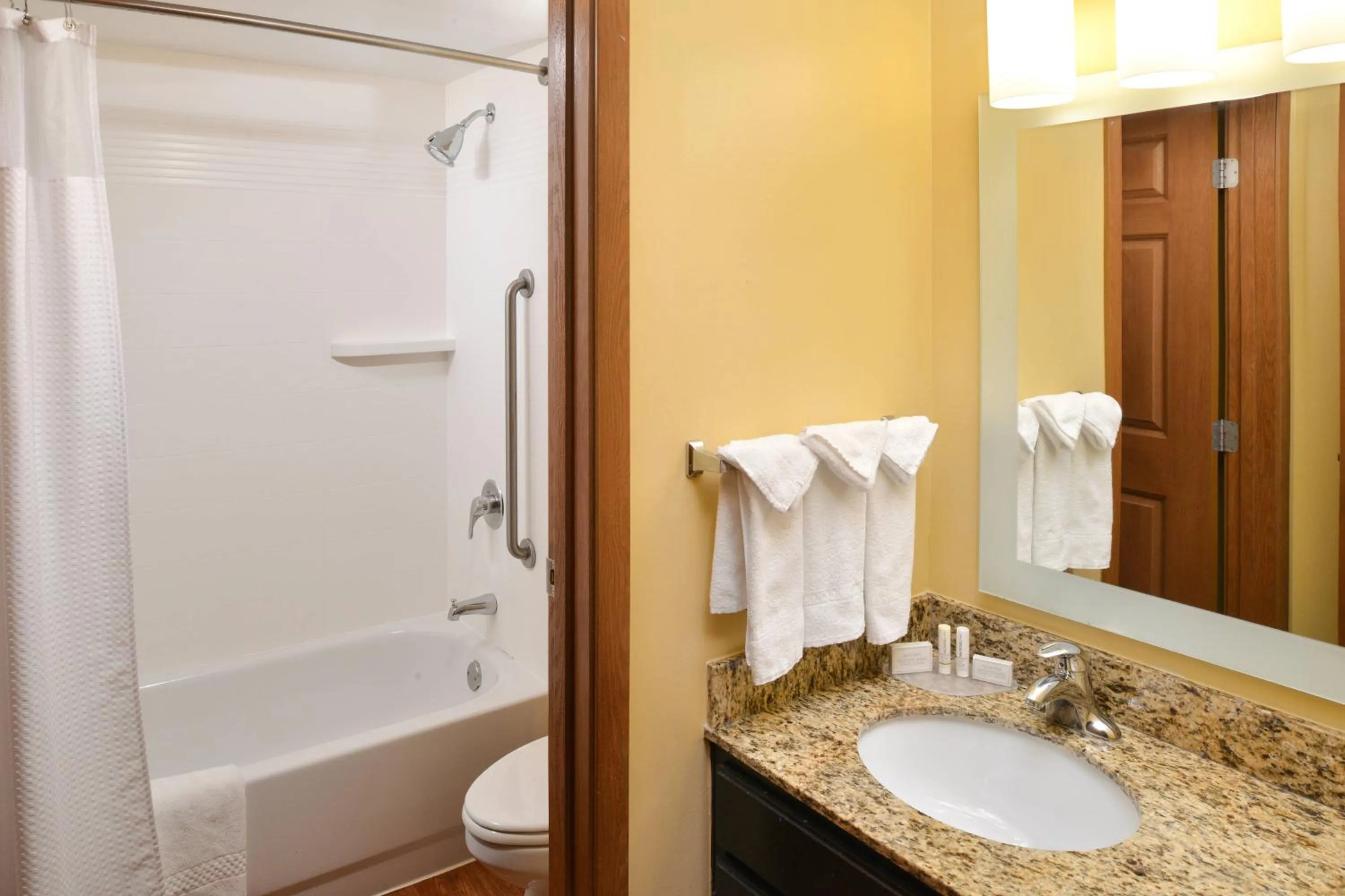 Bathroom in TownePlace Suites Miami West Doral Area