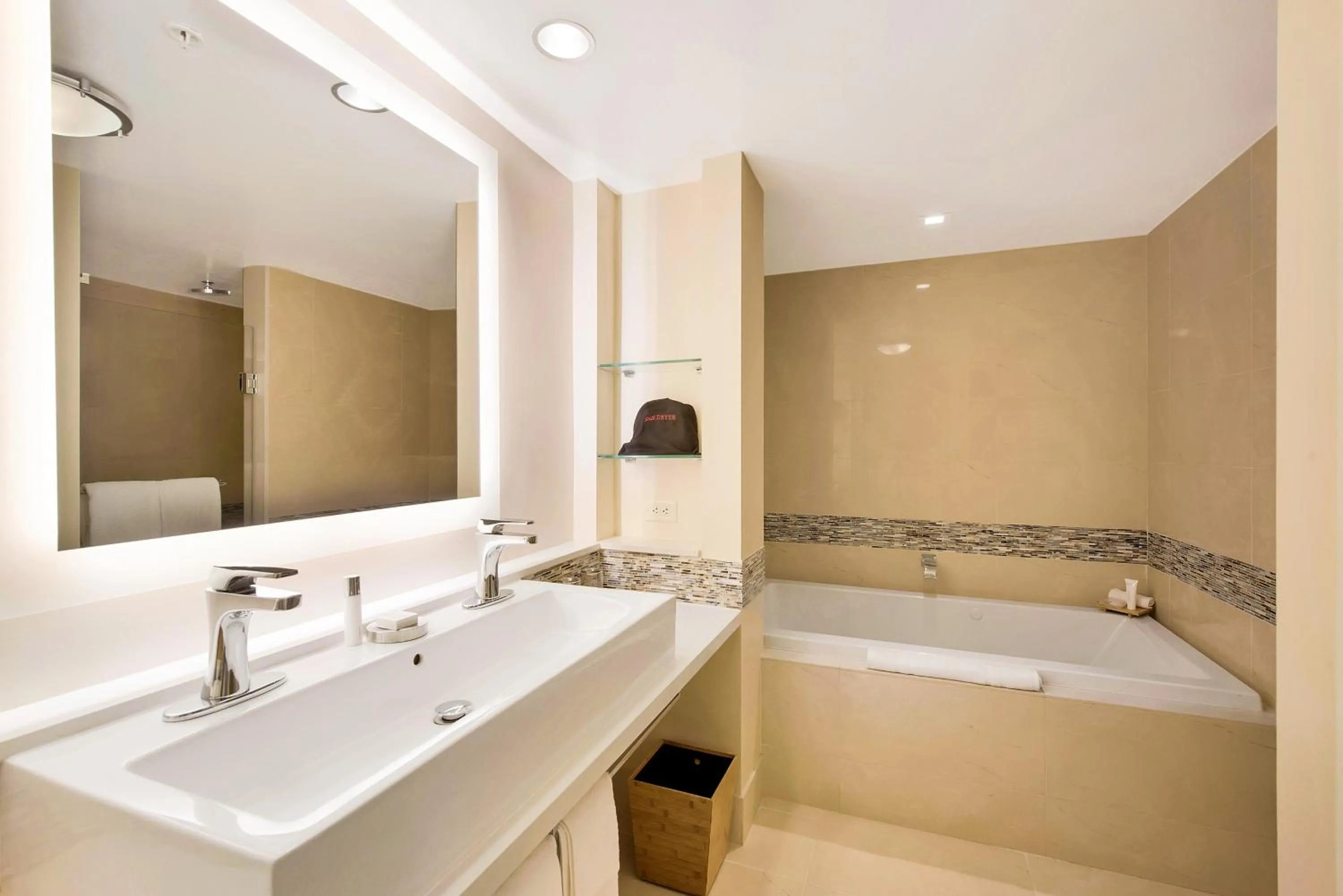 Bathroom in Eden Roc Miami Beach