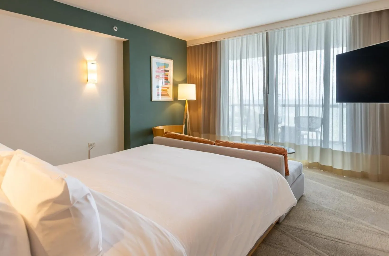 Bed in Eden Roc Miami Beach