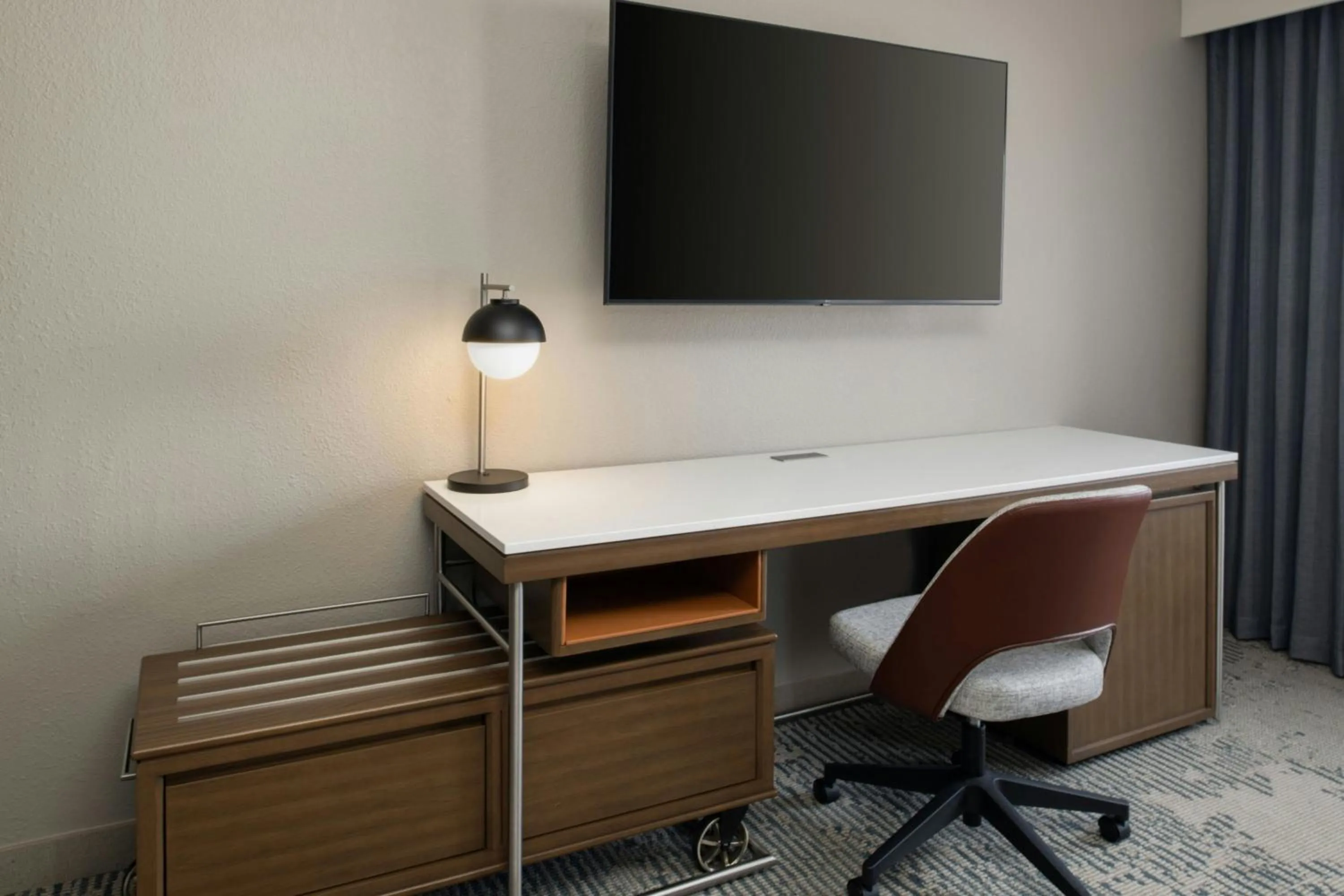 Photo of the whole room in Courtyard by Marriott New Orleans Warehouse Arts District