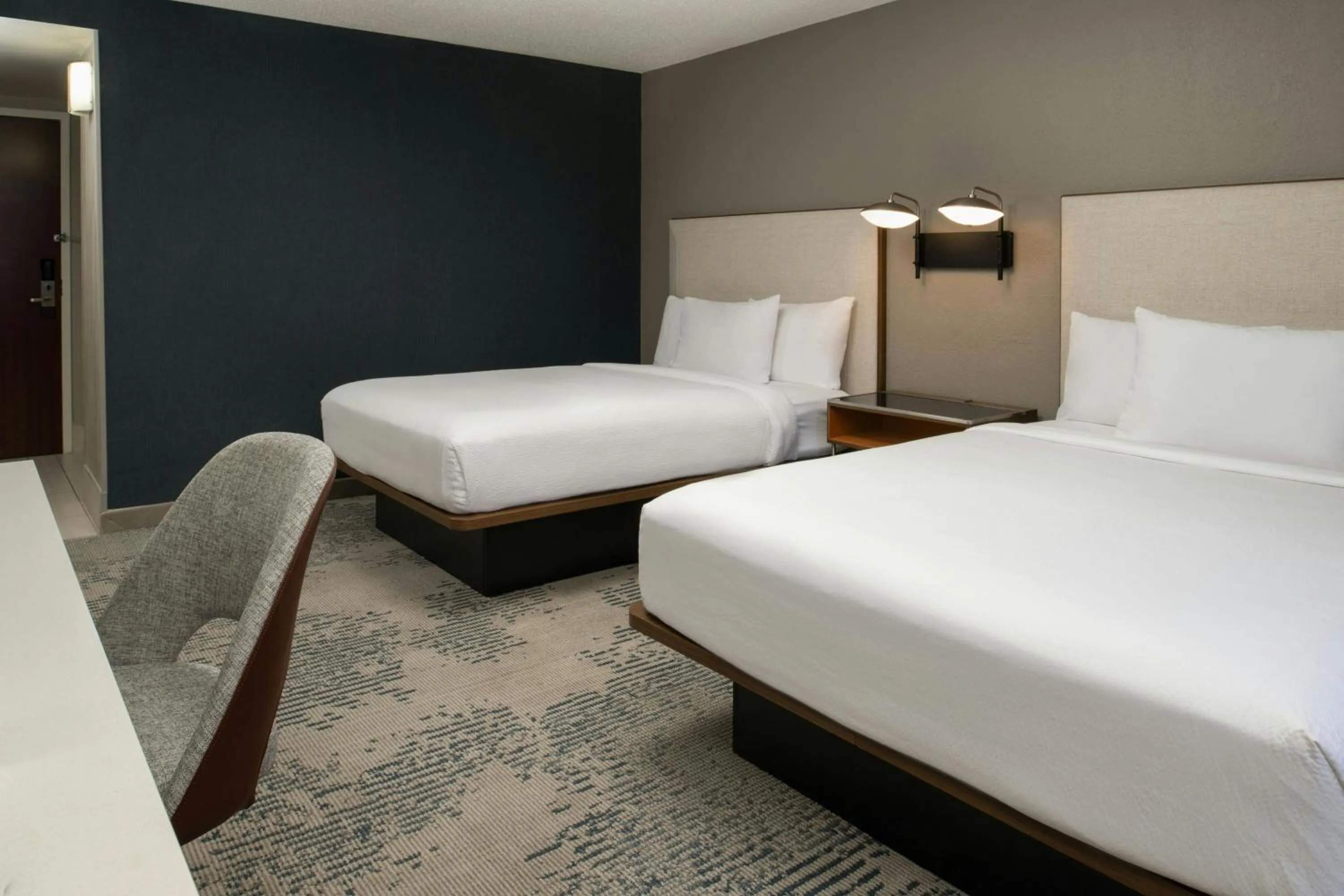 Photo of the whole room, Bed in Courtyard by Marriott New Orleans Warehouse Arts District