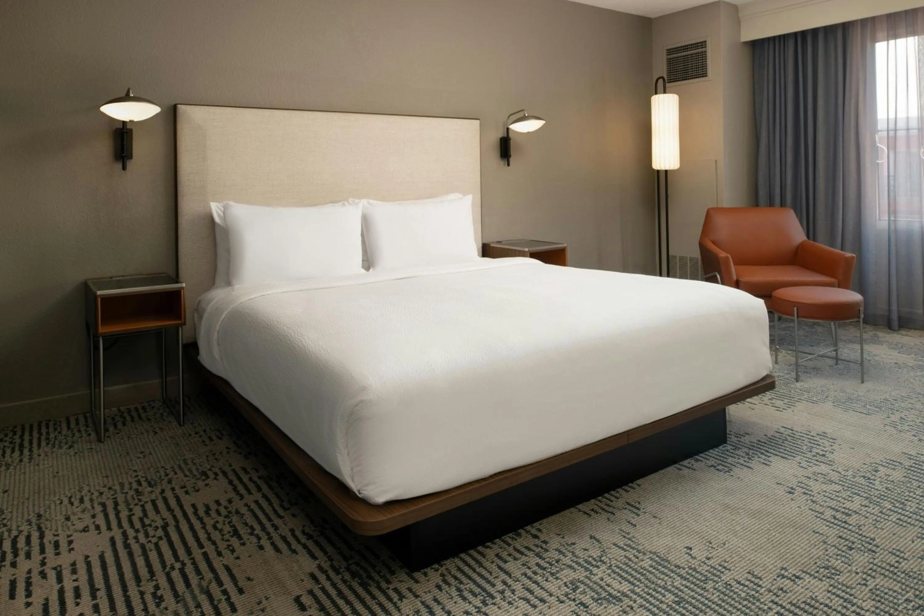 Photo of the whole room, Bed in Courtyard by Marriott New Orleans Warehouse Arts District