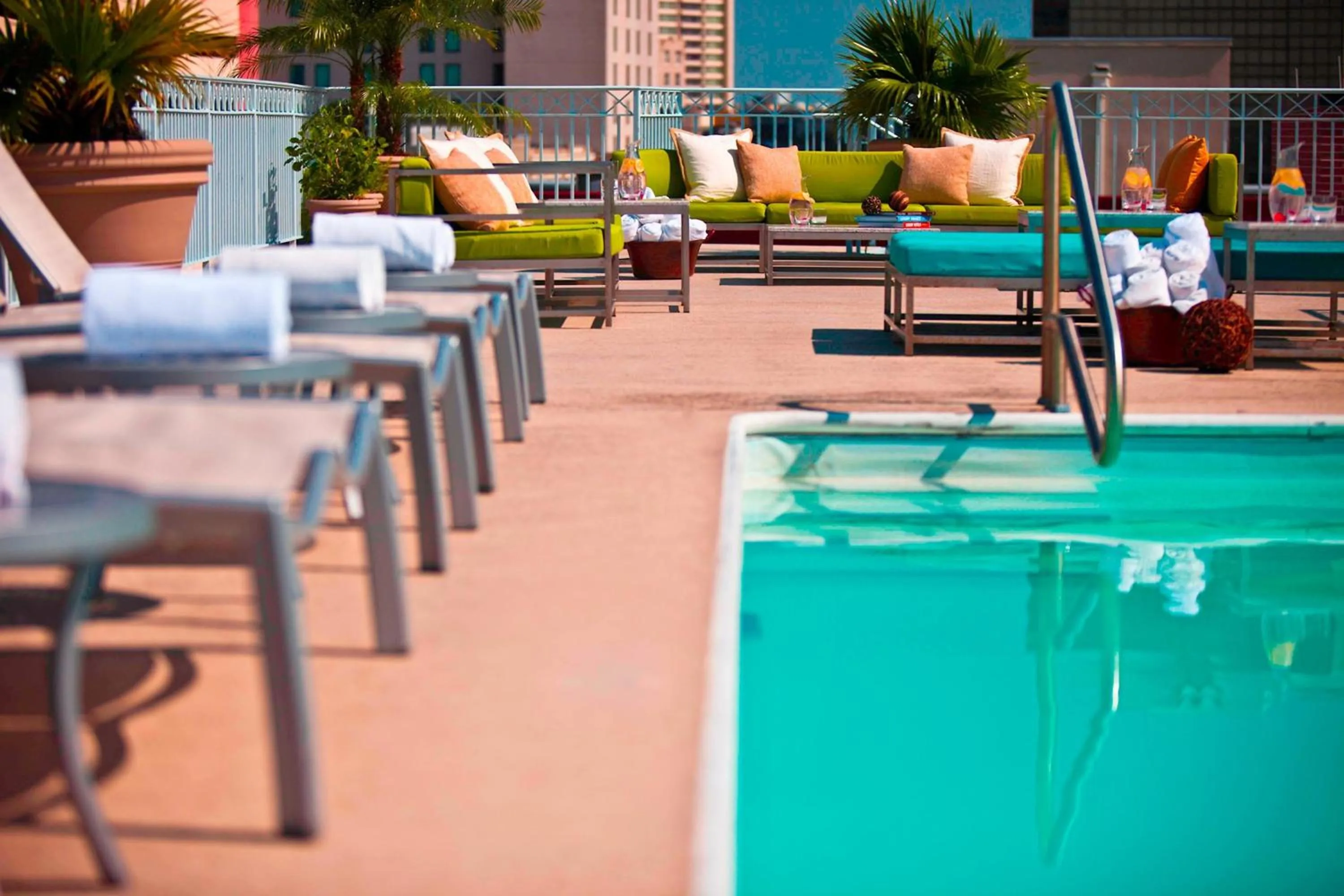 Swimming pool in Renaissance New Orleans Arts Warehouse District Hotel