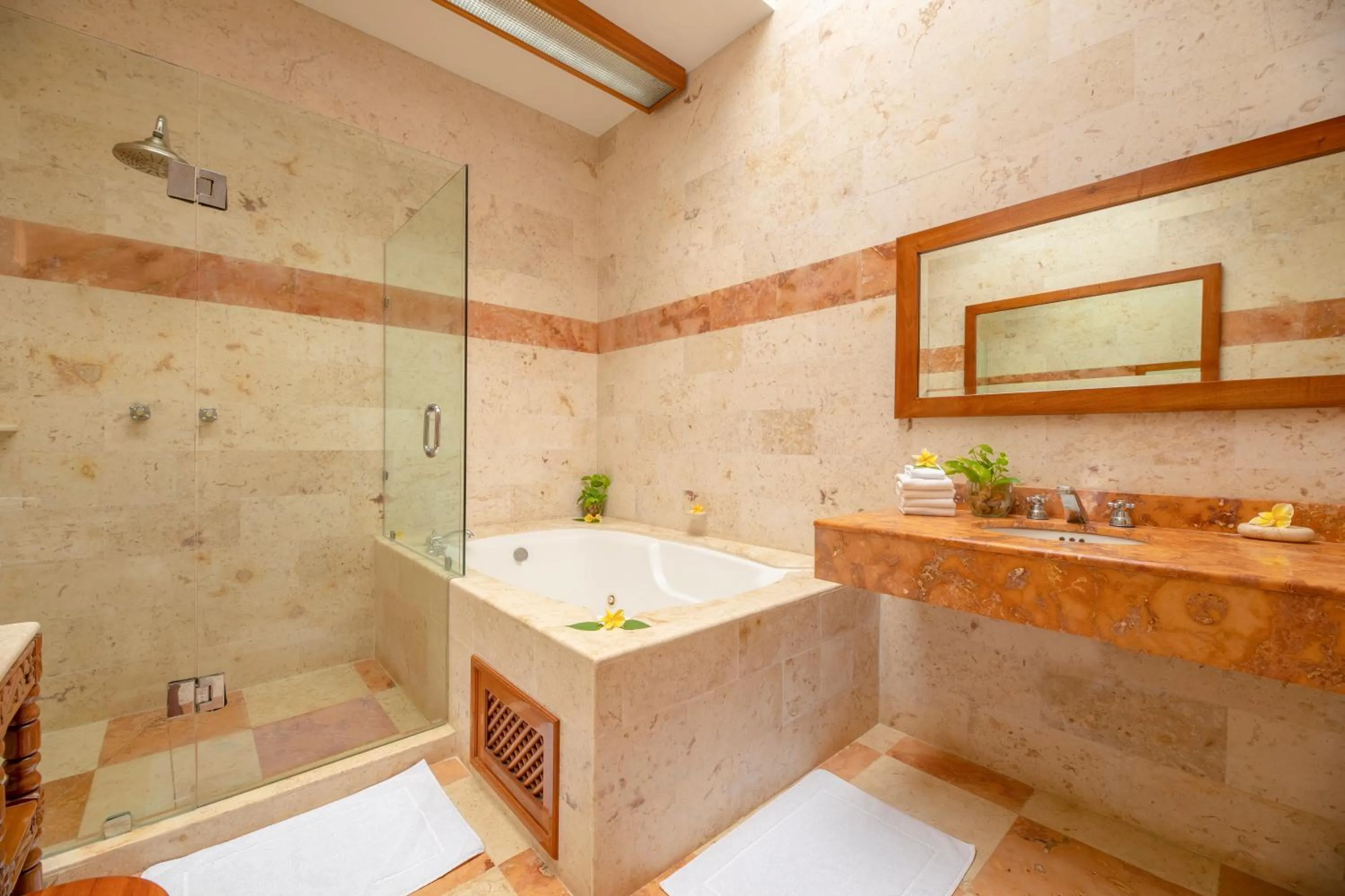 Shower in Hacienda Uxmal Plantation & Museum