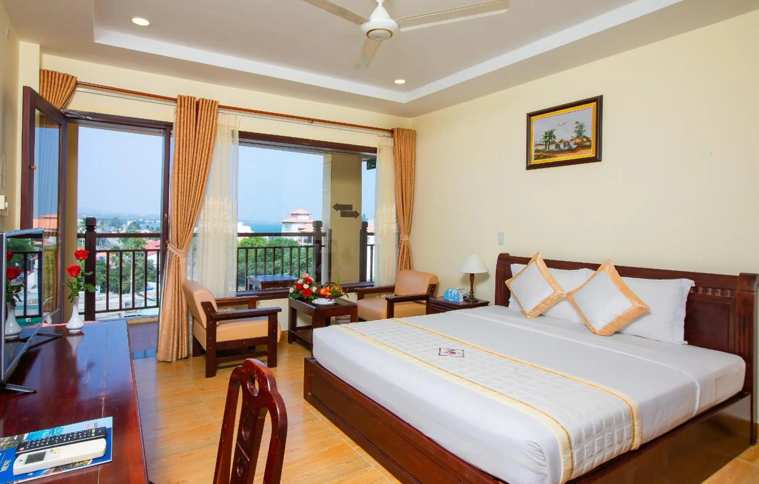 Bed in TIEN DAT MUI NE Resort & Spa