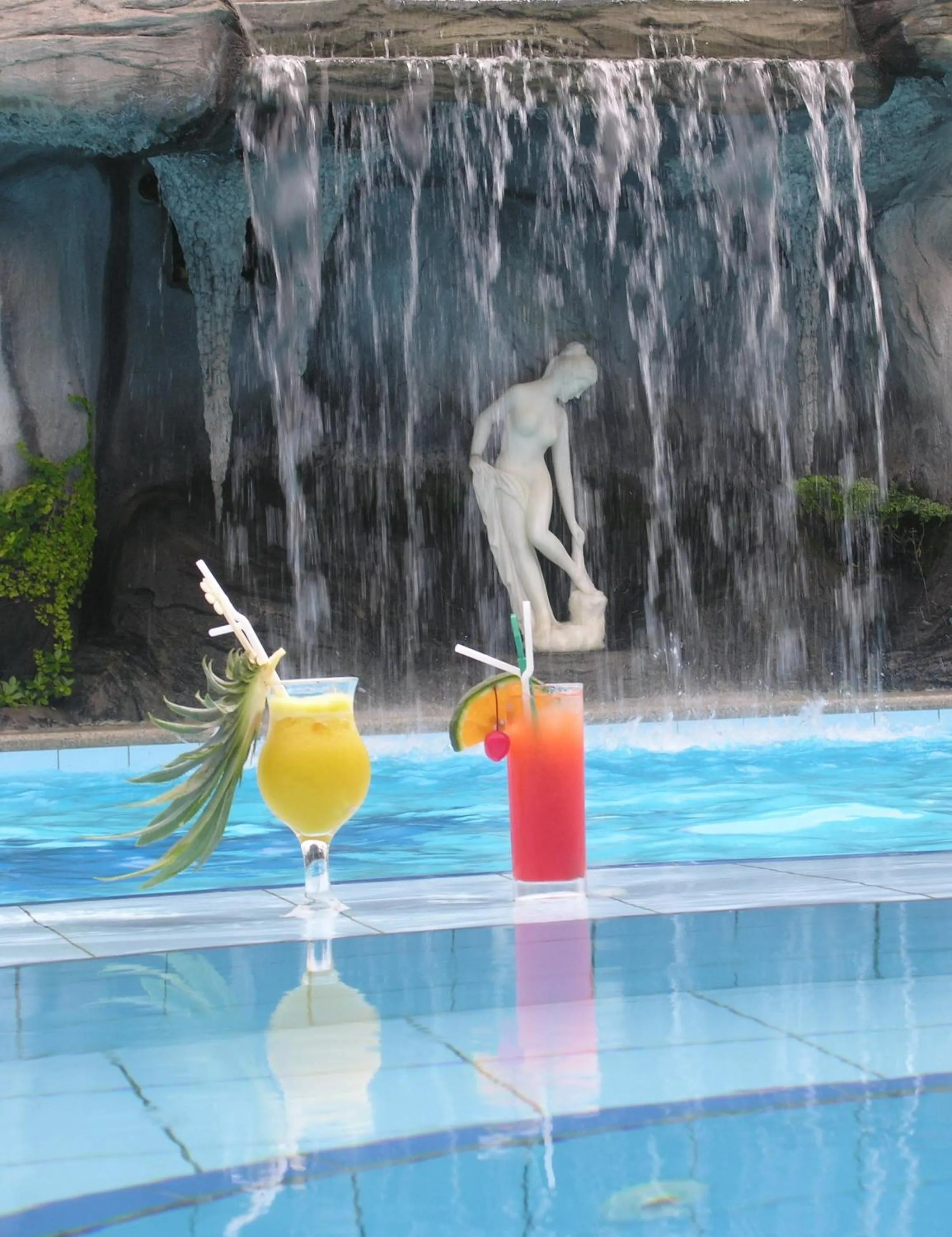 Swimming pool in TIEN DAT MUI NE Resort & Spa